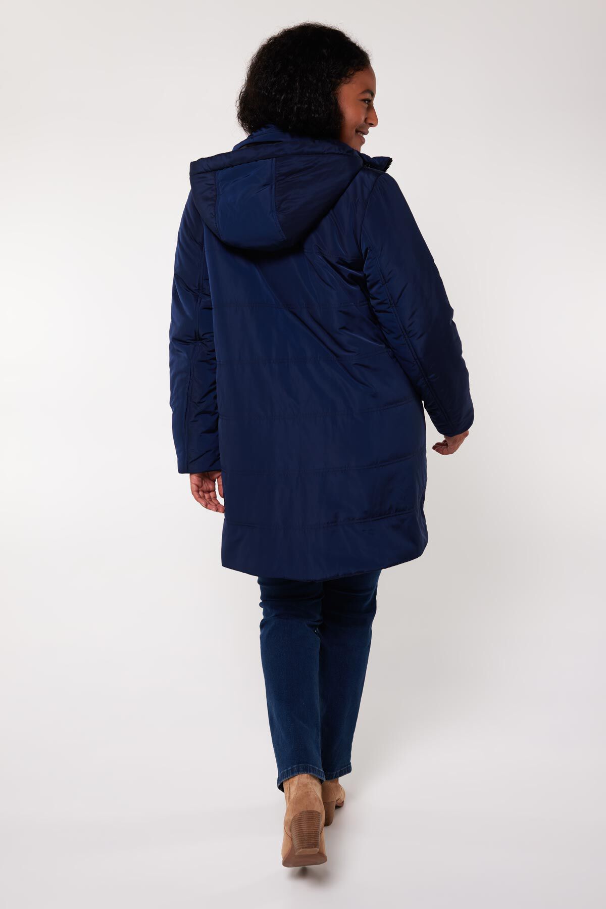 Chaqueta acolchada con capucha image number 4