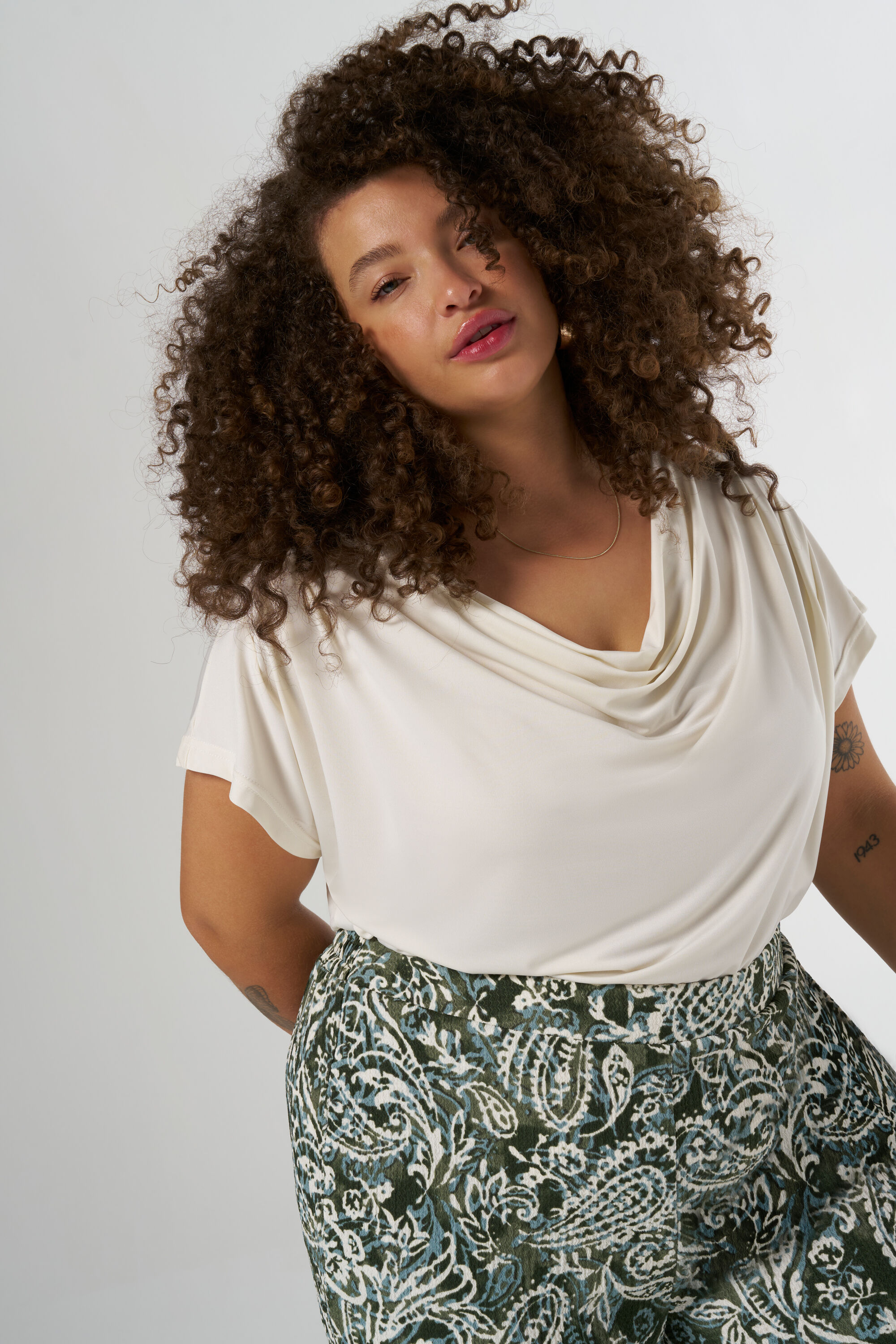 Top drapeado image number 0