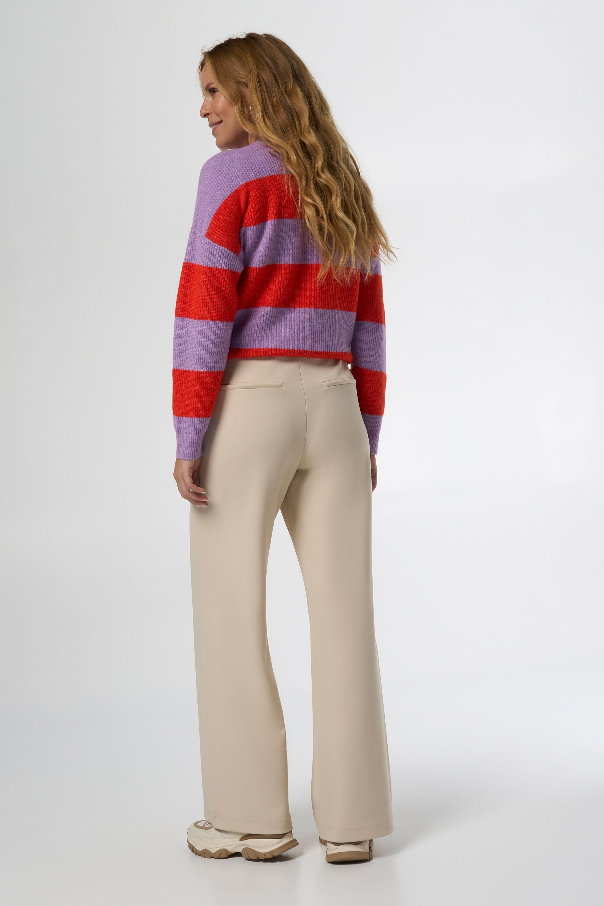 Pantalones de pernera recta image number 3