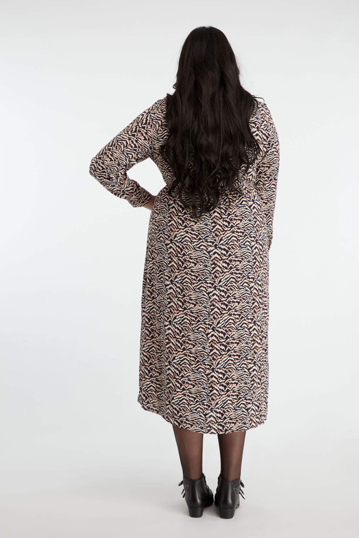 Vestido camisero image number 4