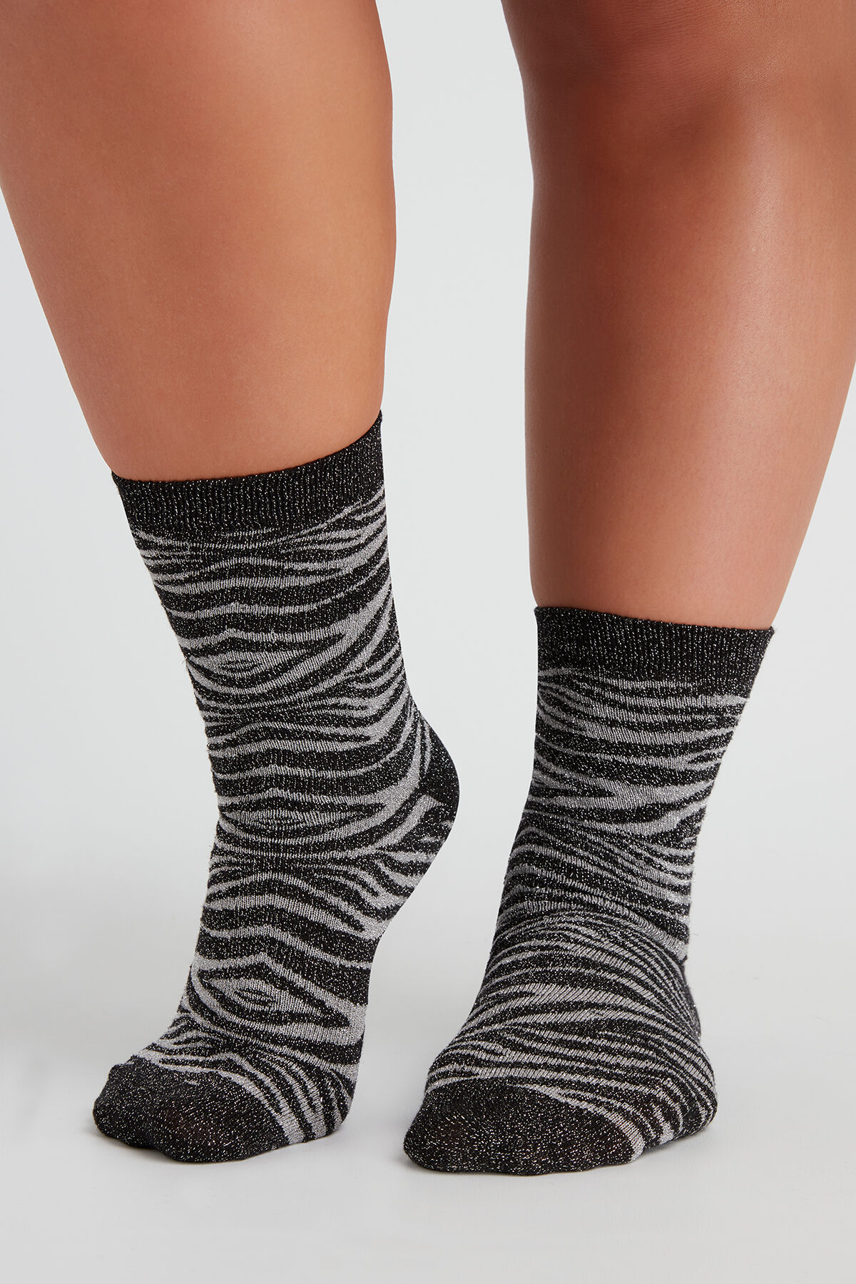 Pack de tres calcetines de regalo image number 2