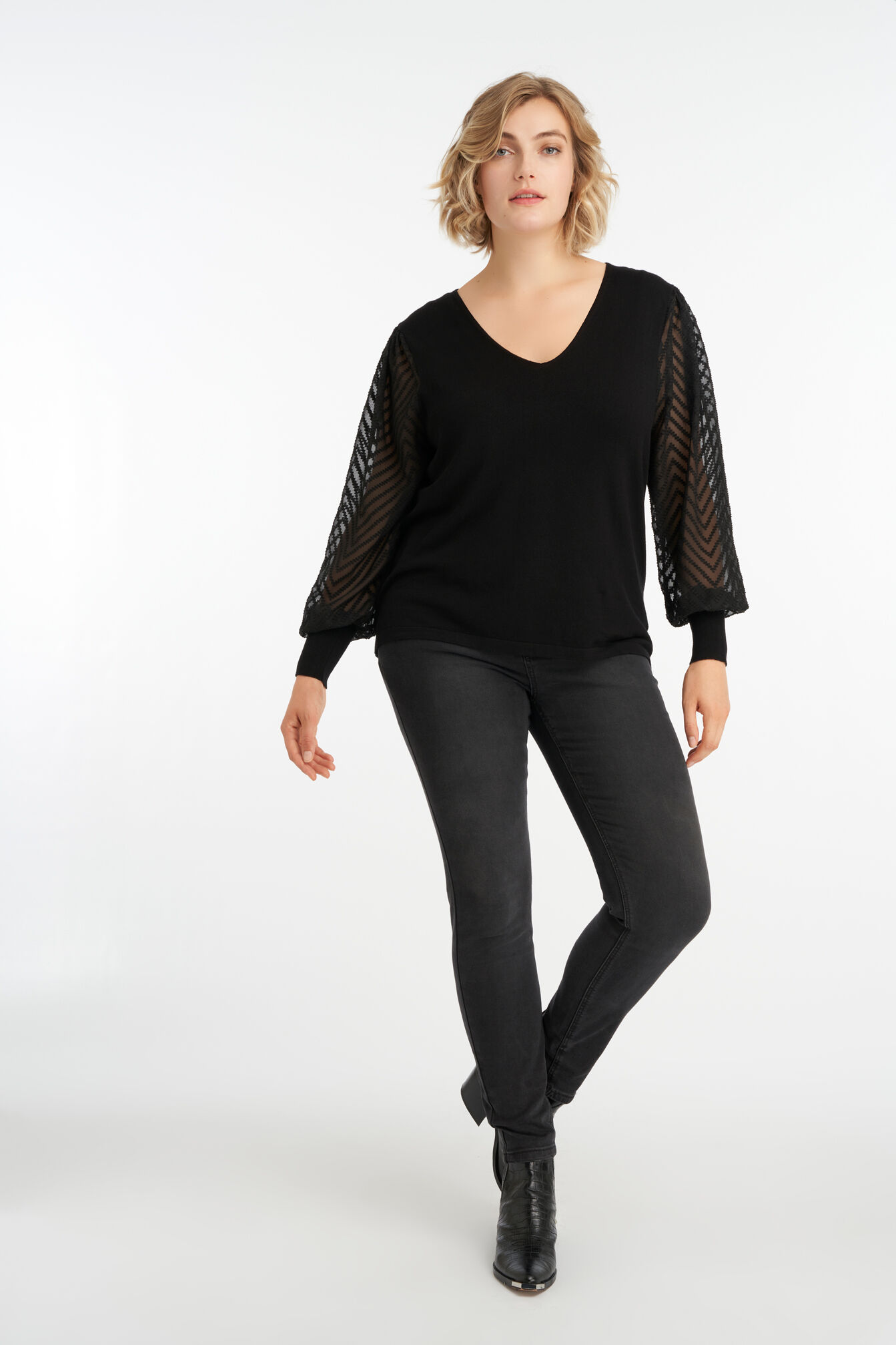 Su&eacute;ter con mangas abullonadas  image number 5