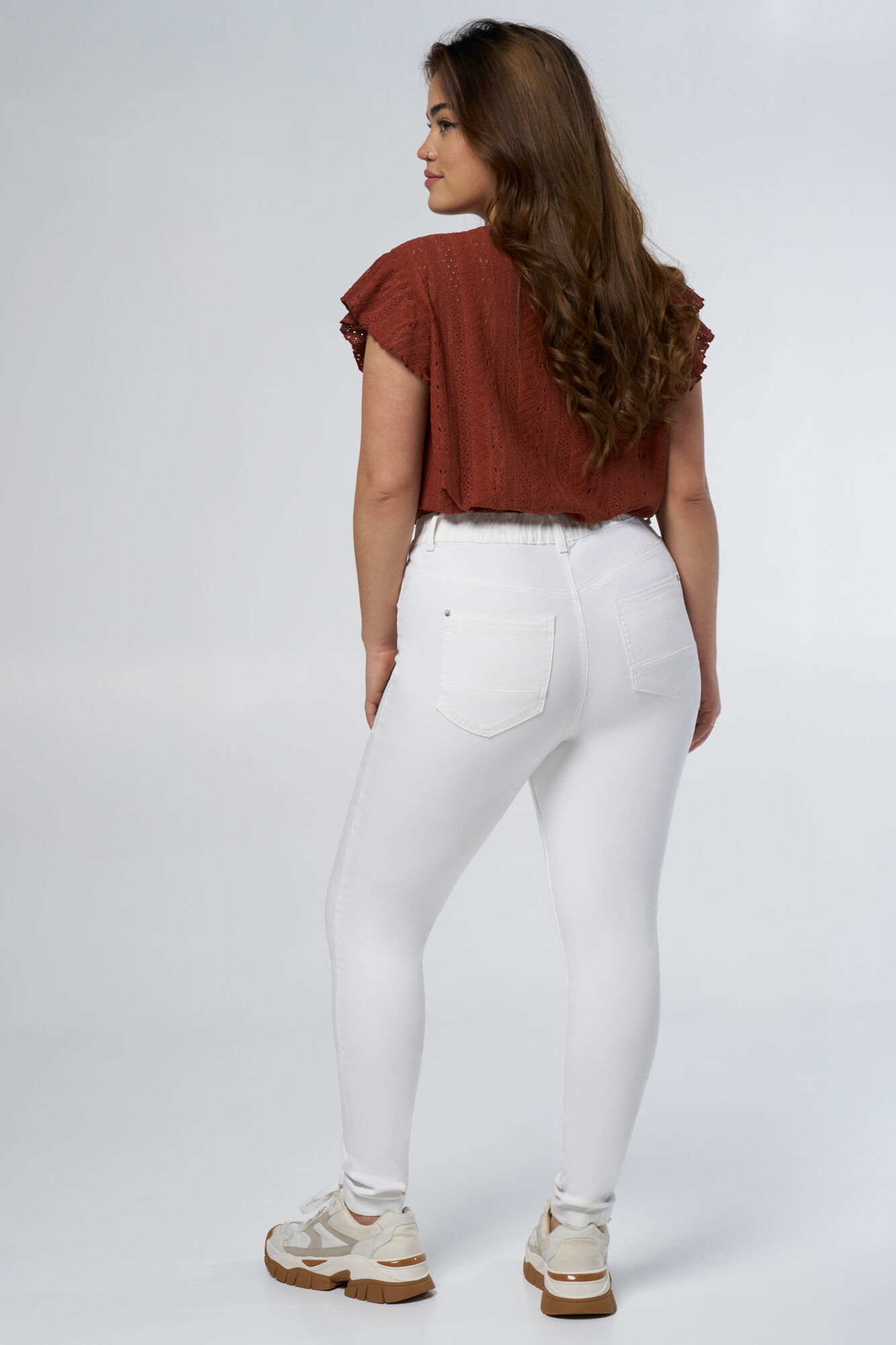 Trecking de piernas flacas image number 3