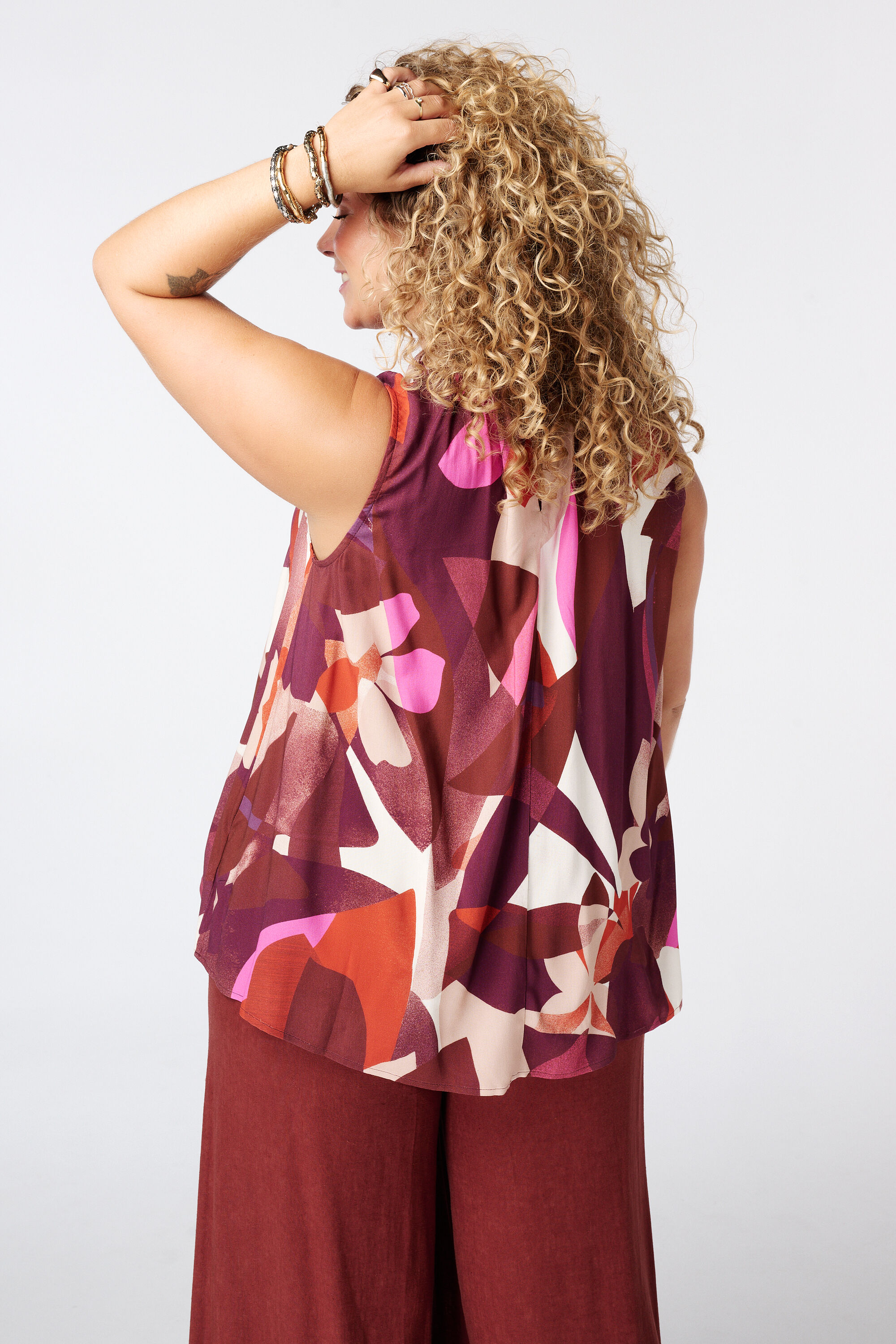 Blusa  con cuello alto image number 3