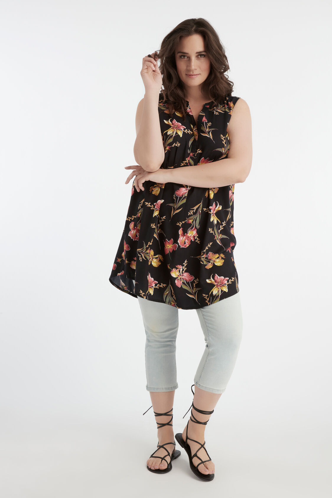 Blusa de encaje sin mangas image number 5