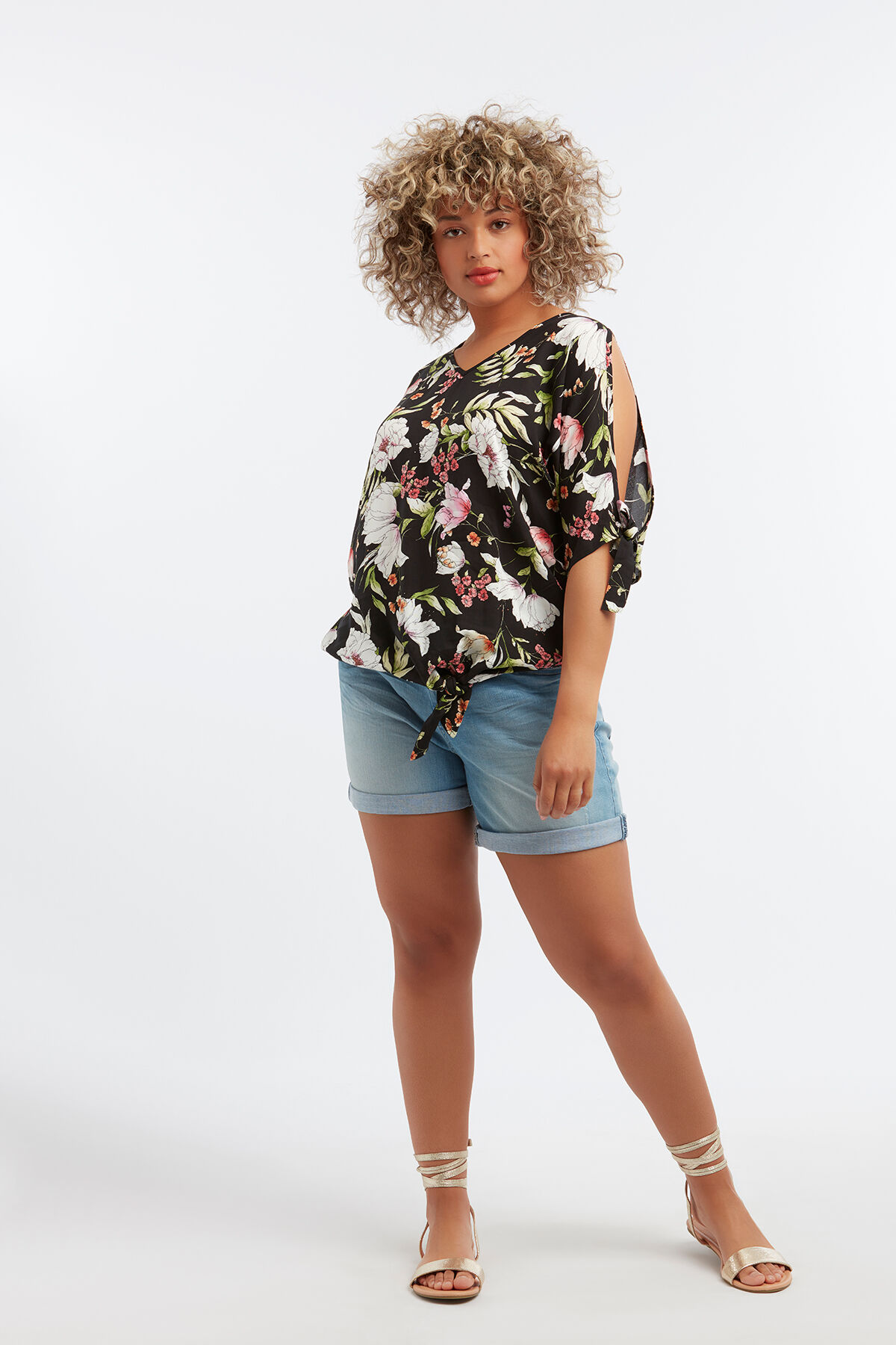 Blusa con un bot&oacute;n como detalle   image number 0