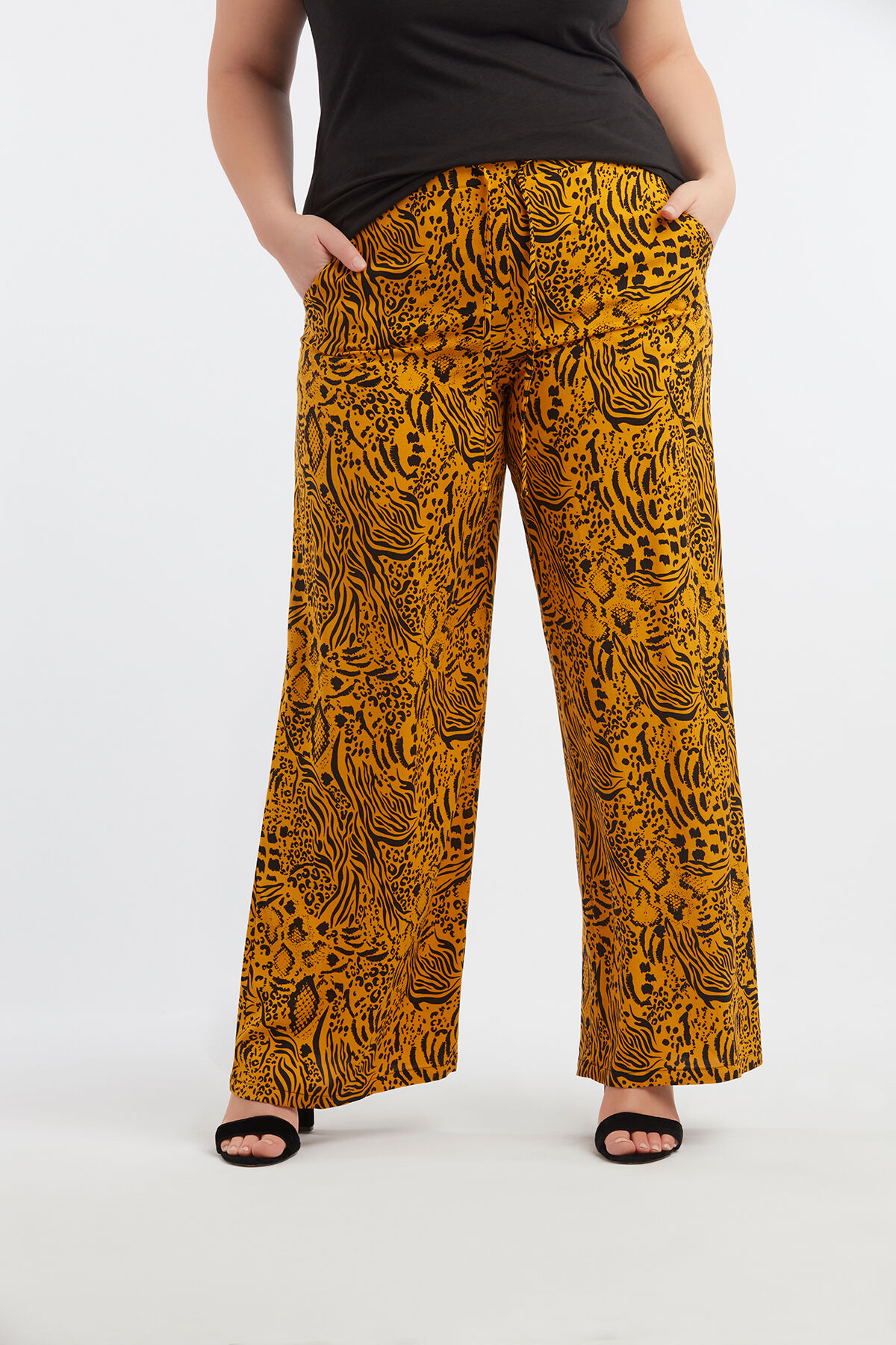 Pantalones de pernera ancha con estampado integral  image number 3