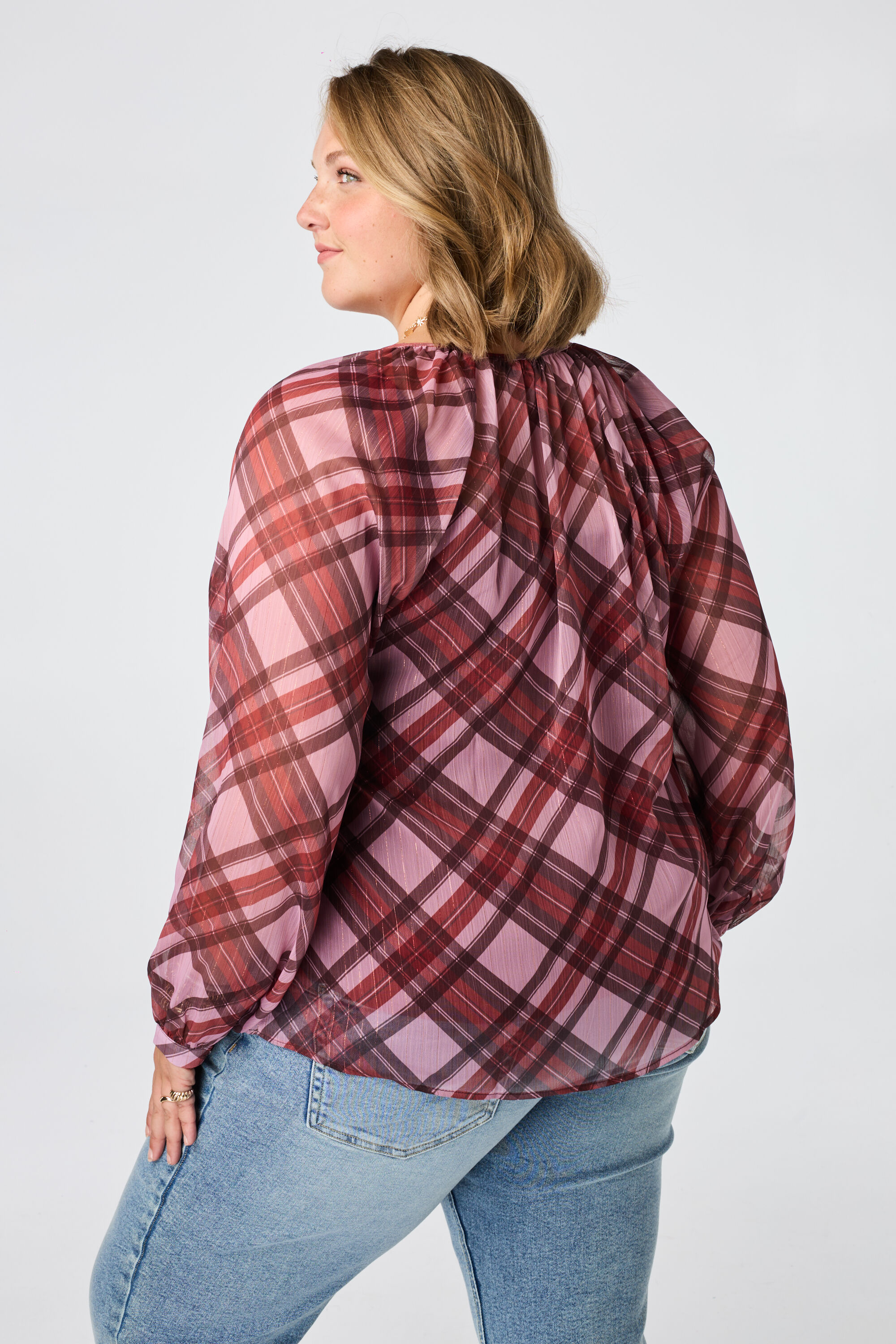 Blusa transparente de cuadros image number 1