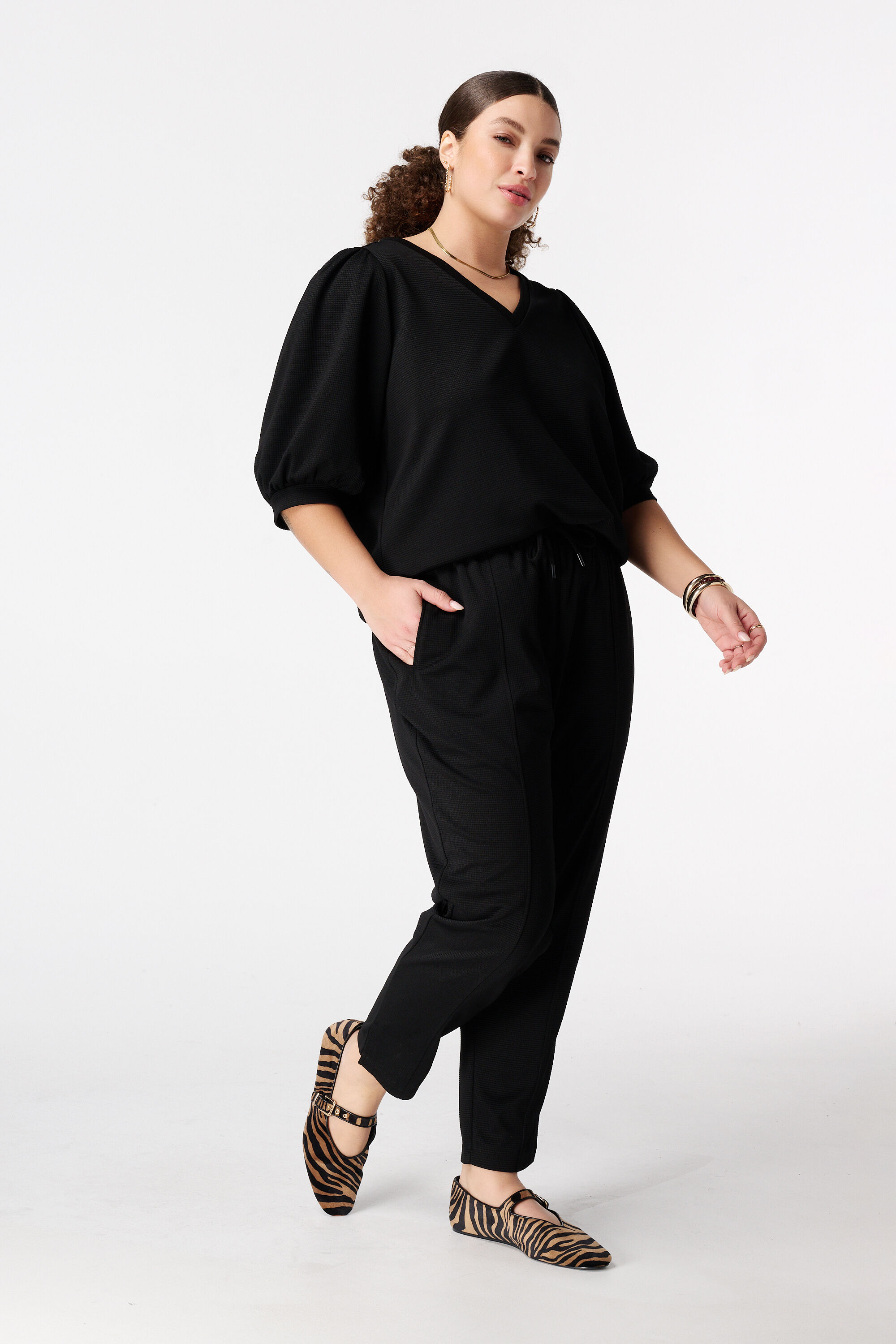 Top con mangas abullonadas image number 5