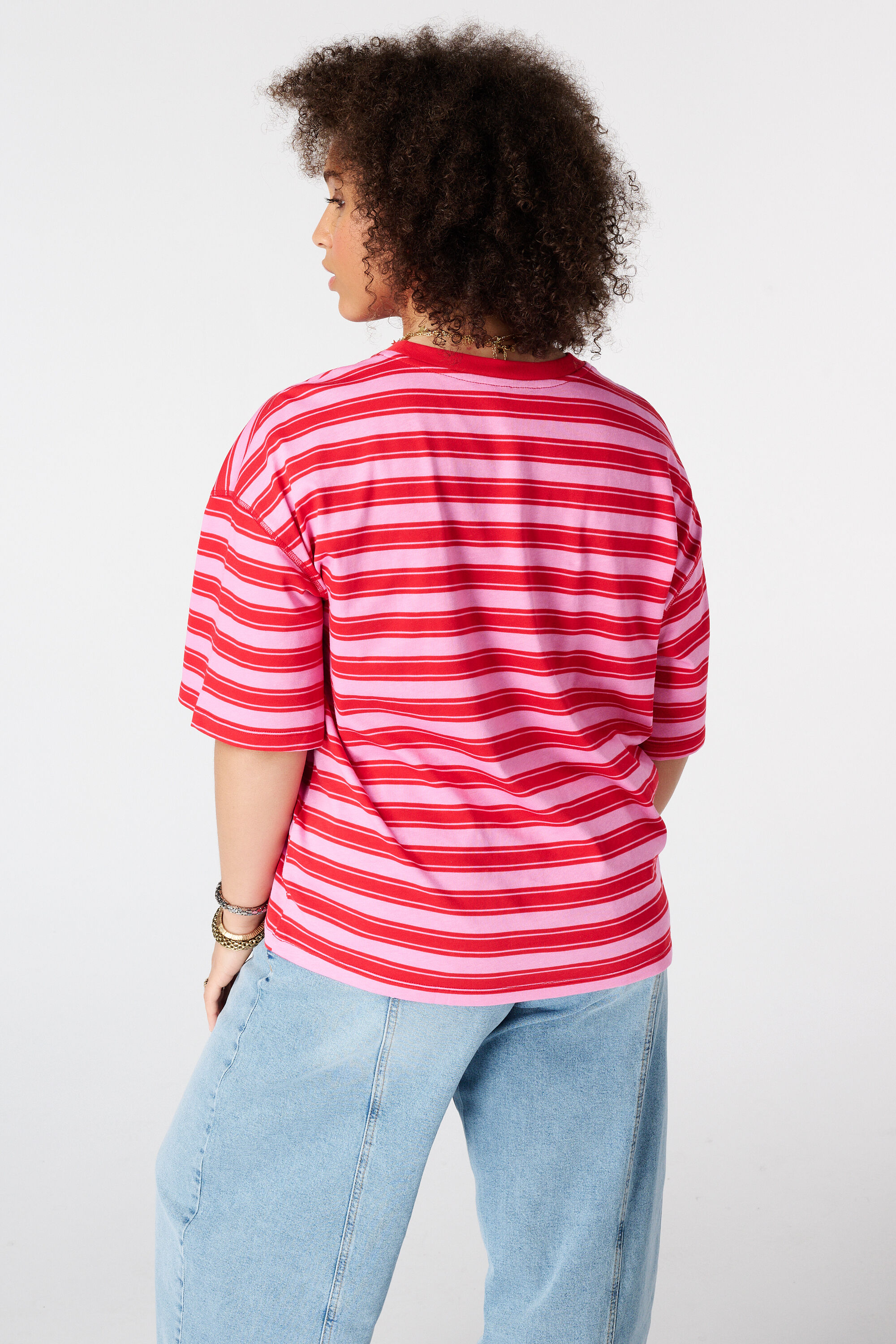 Camiseta oversize con ilustraci&oacute;n image number 3