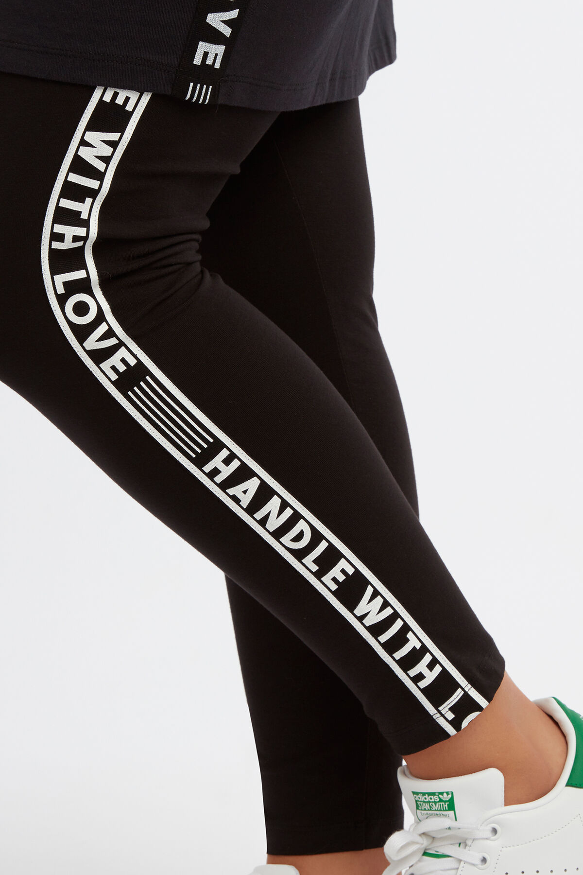 Leggings con cinta a los lados. image number 3