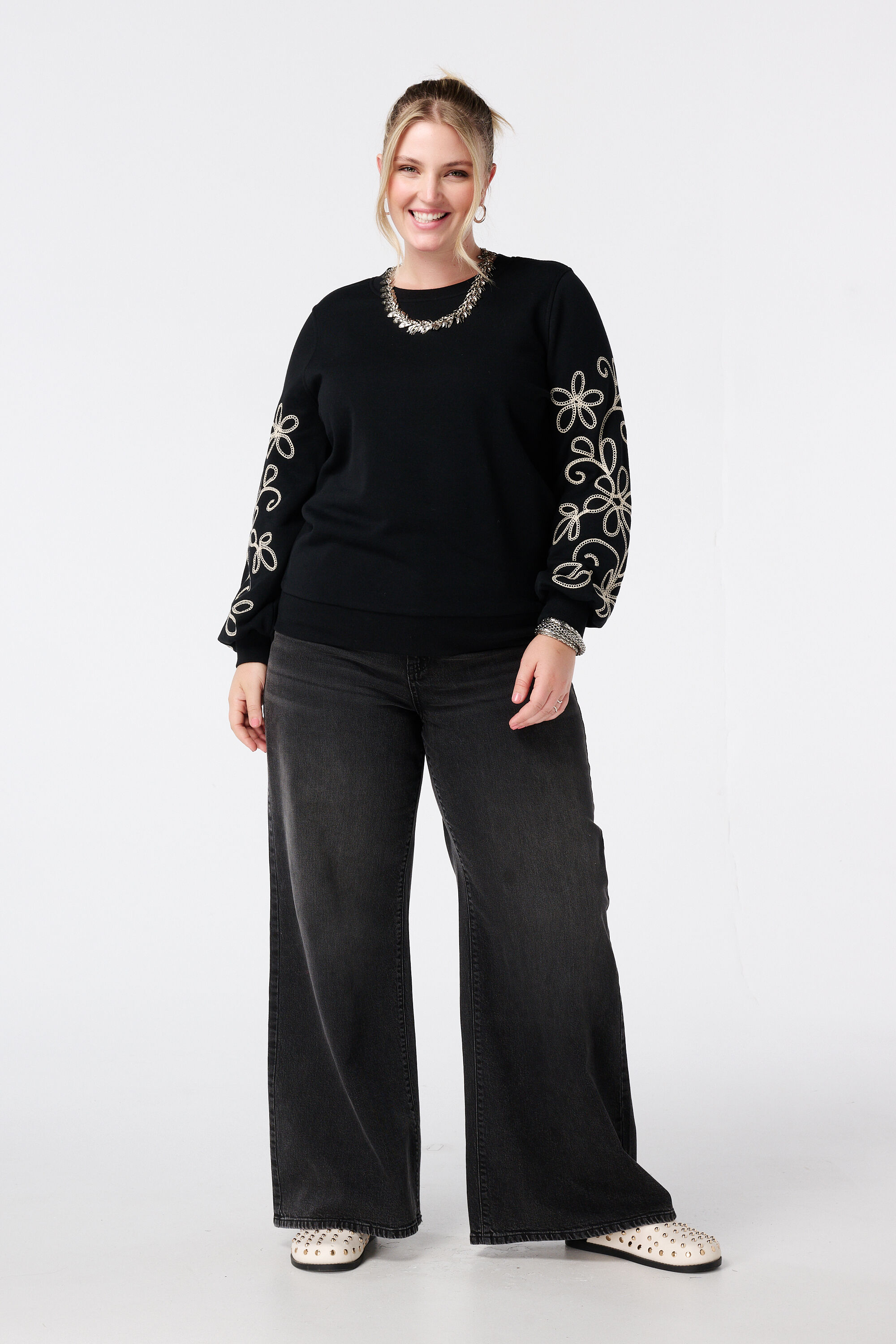 Jersey con detalles bordados image number 5