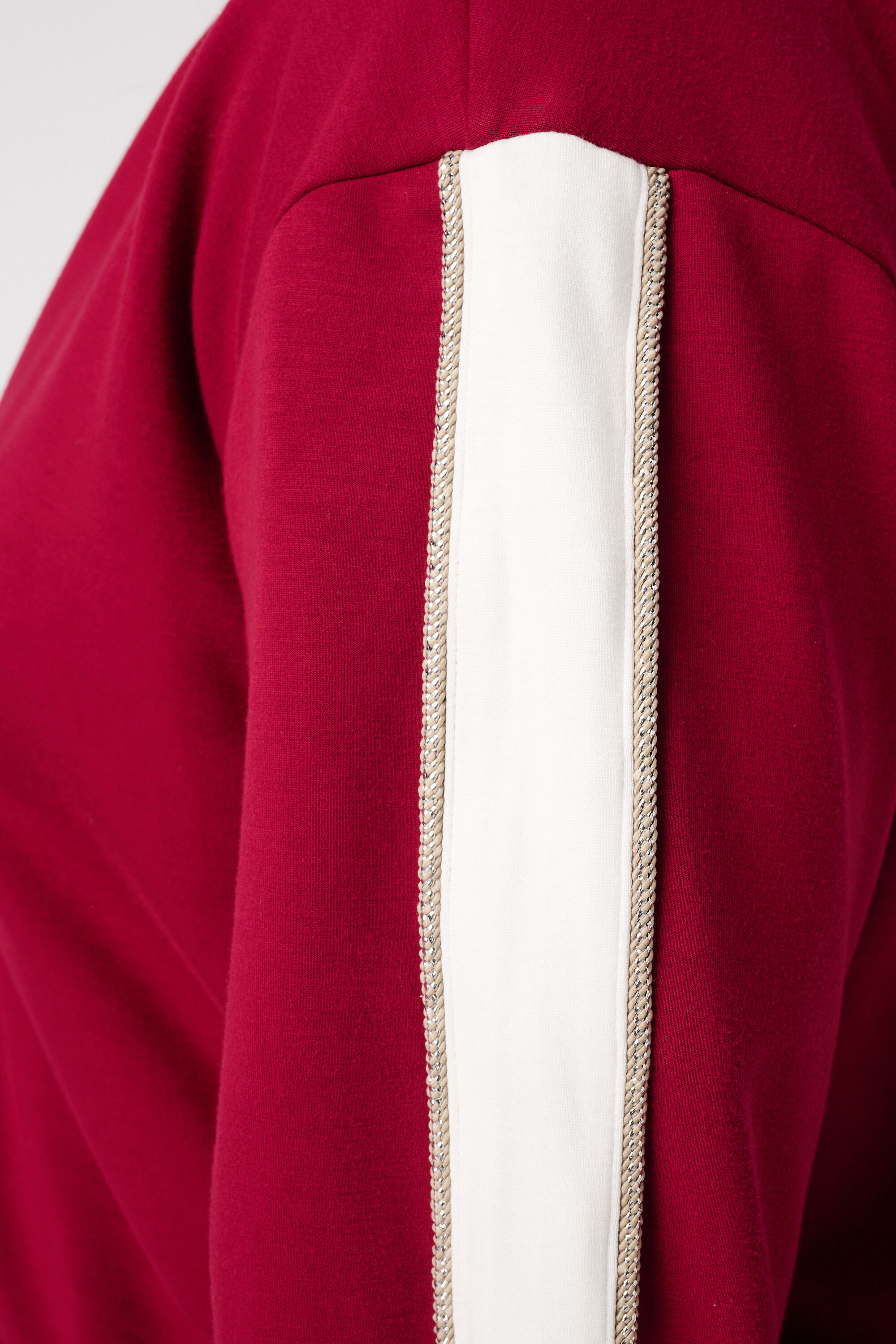 C&aacute;rdigan con estampado image number 6