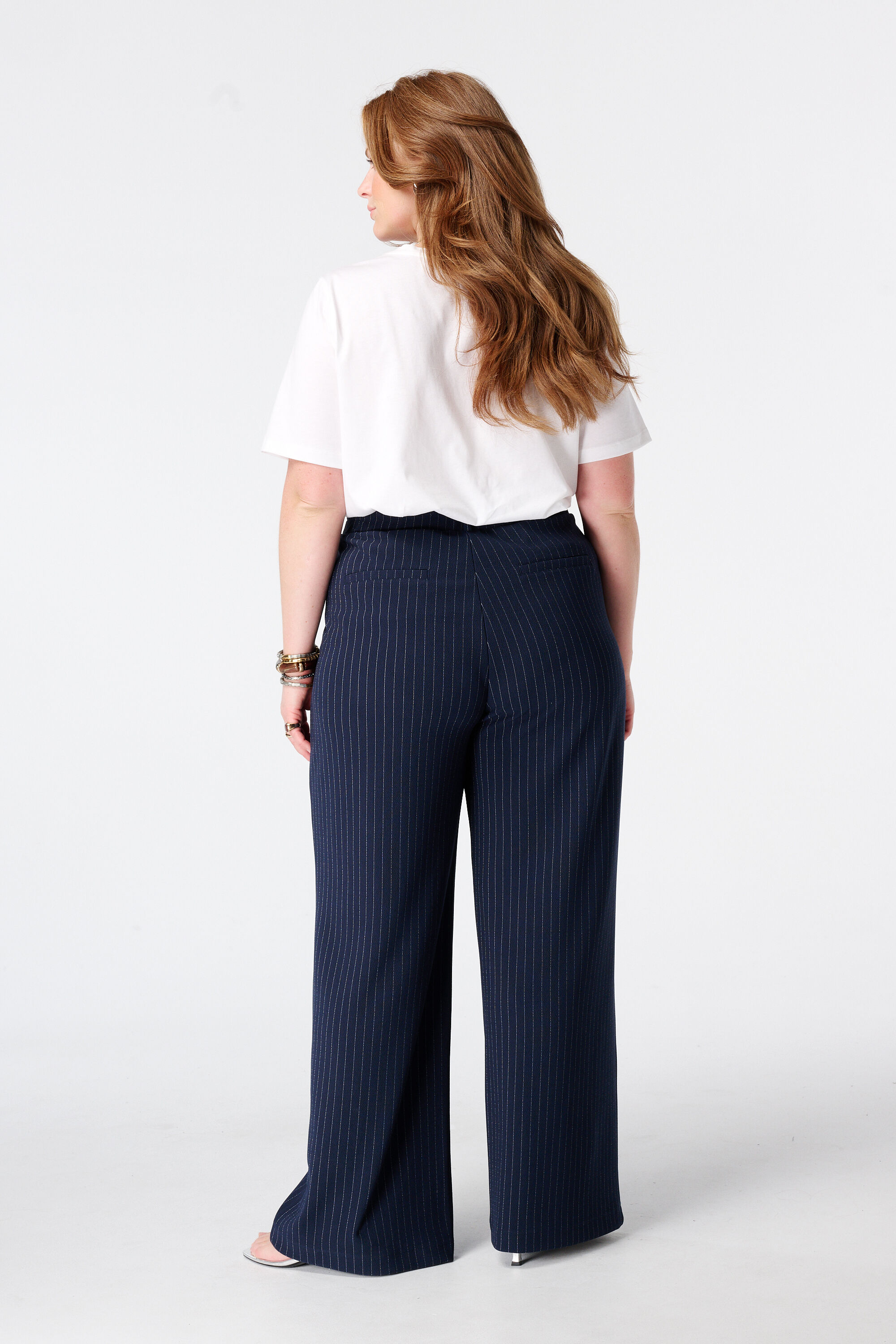 Pantal&oacute;n wide leg con raya diplom&aacute;tica image number 3