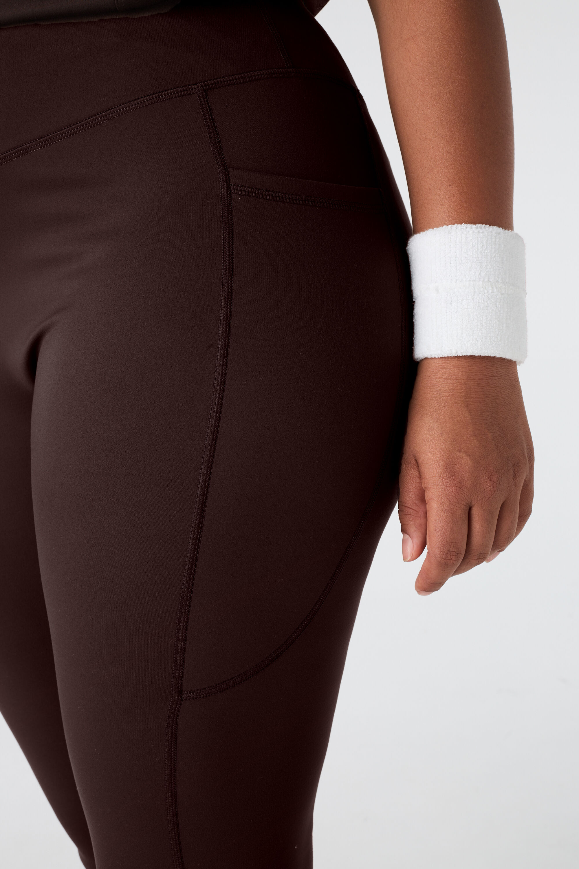 Leggings deportivos con bolsillos laterales image number 6