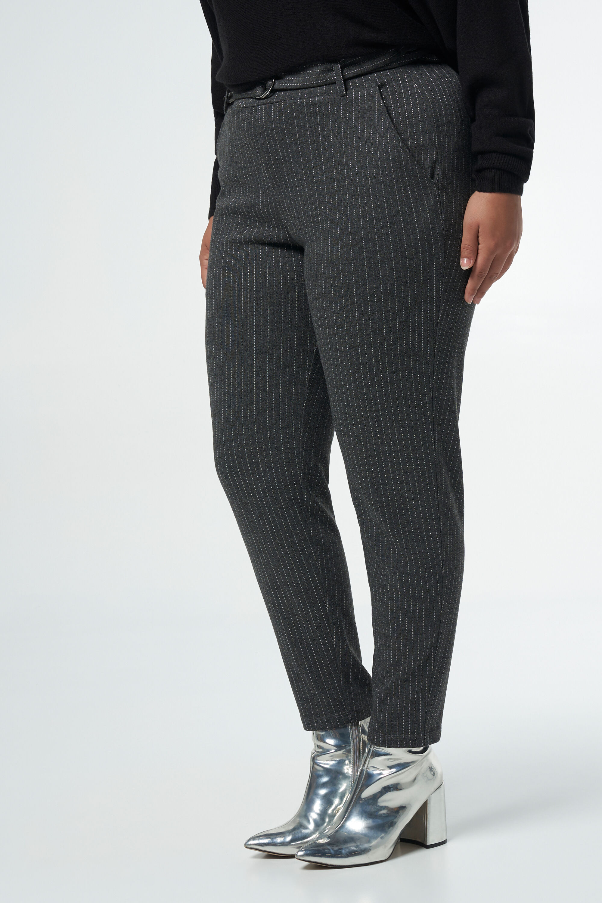 Pantalones de rayas image number 5