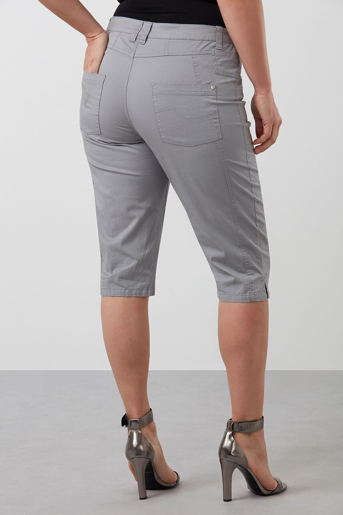 Pantal&oacute;n pirata de algod&oacute;n image number 3