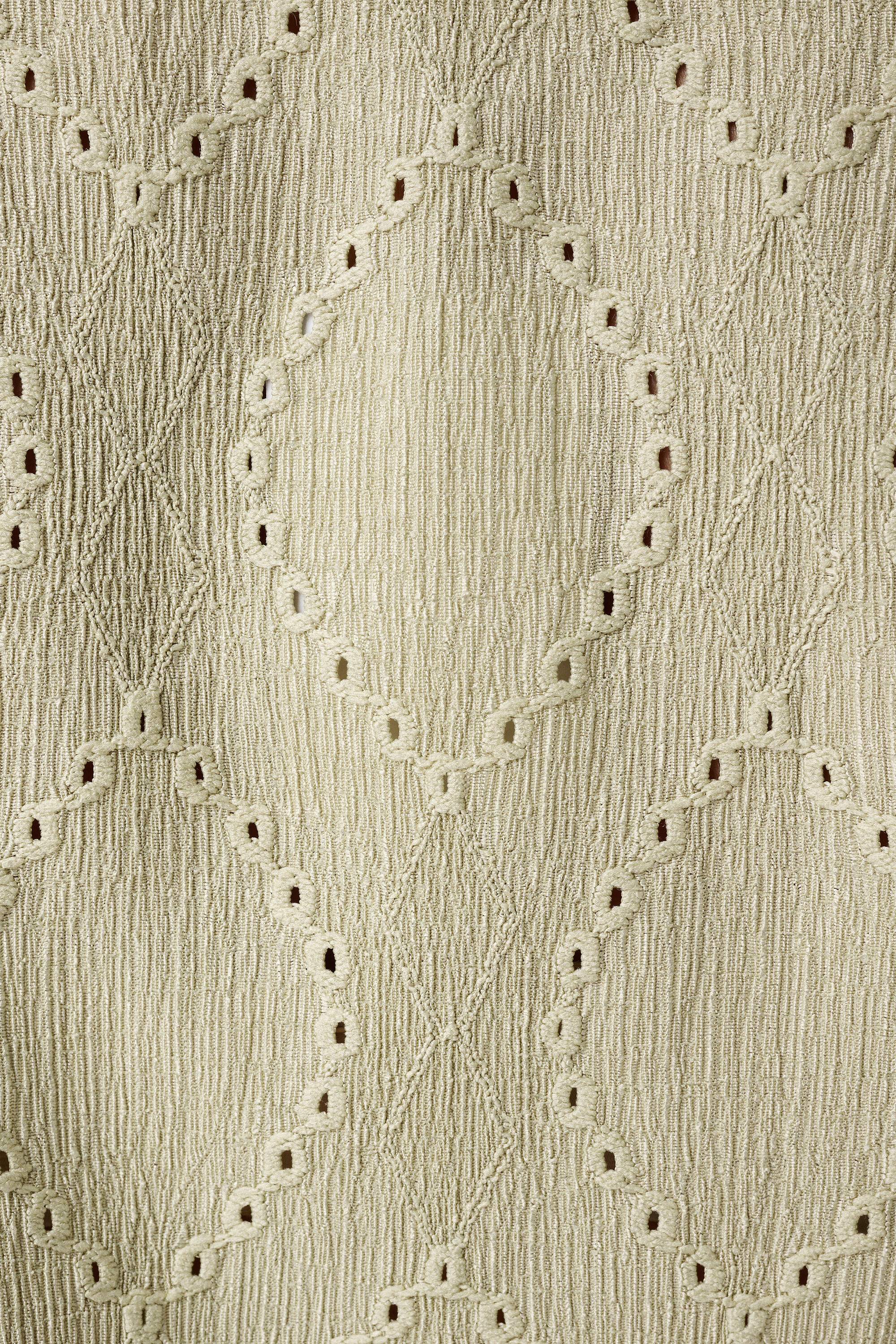 Top con efecto bordado image number 4