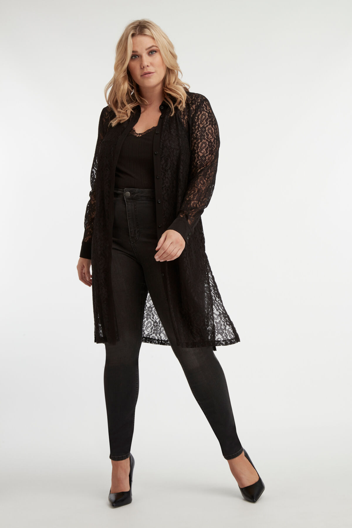 Blusa larga de encaje image number 5