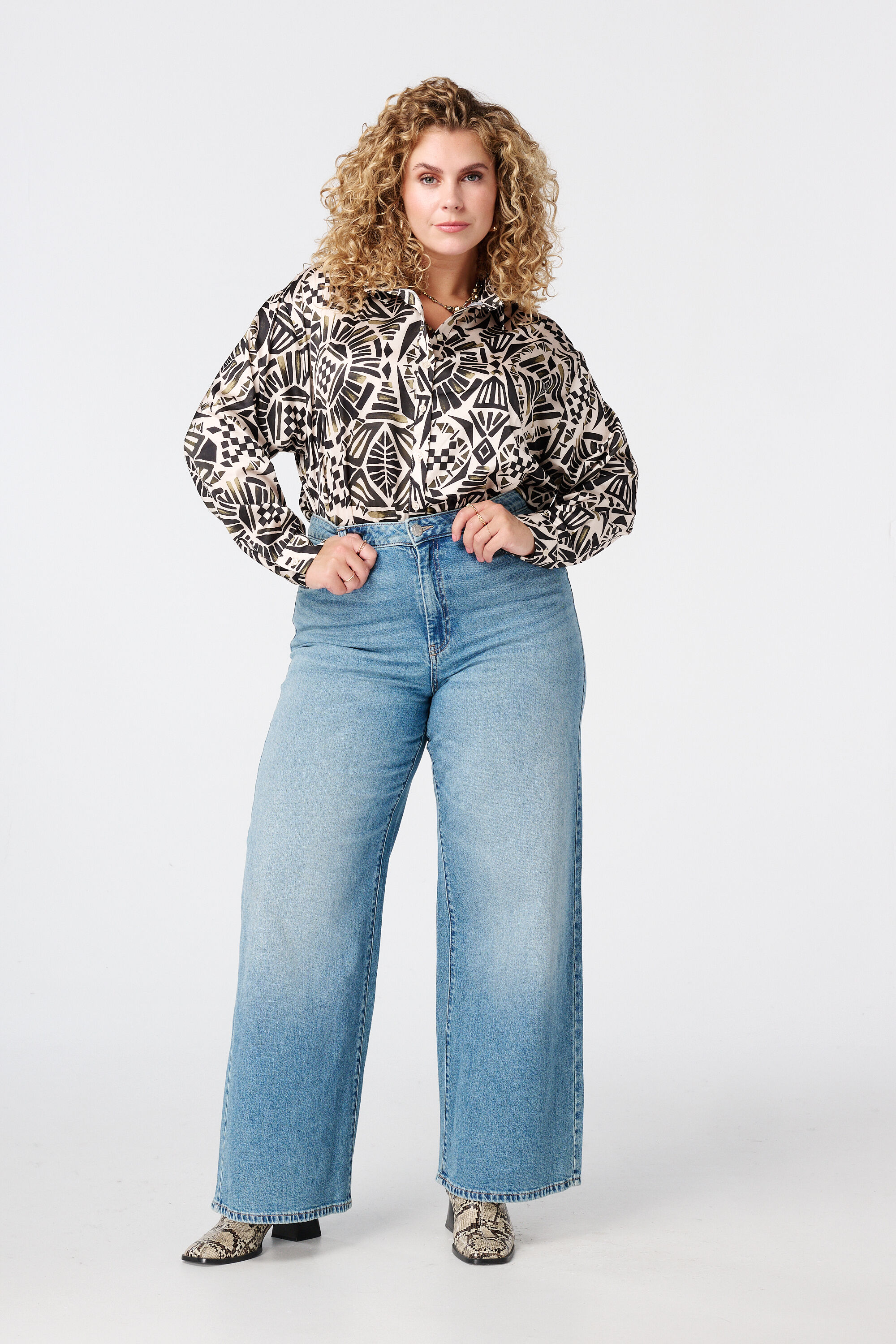 Blusa estampada image number 5