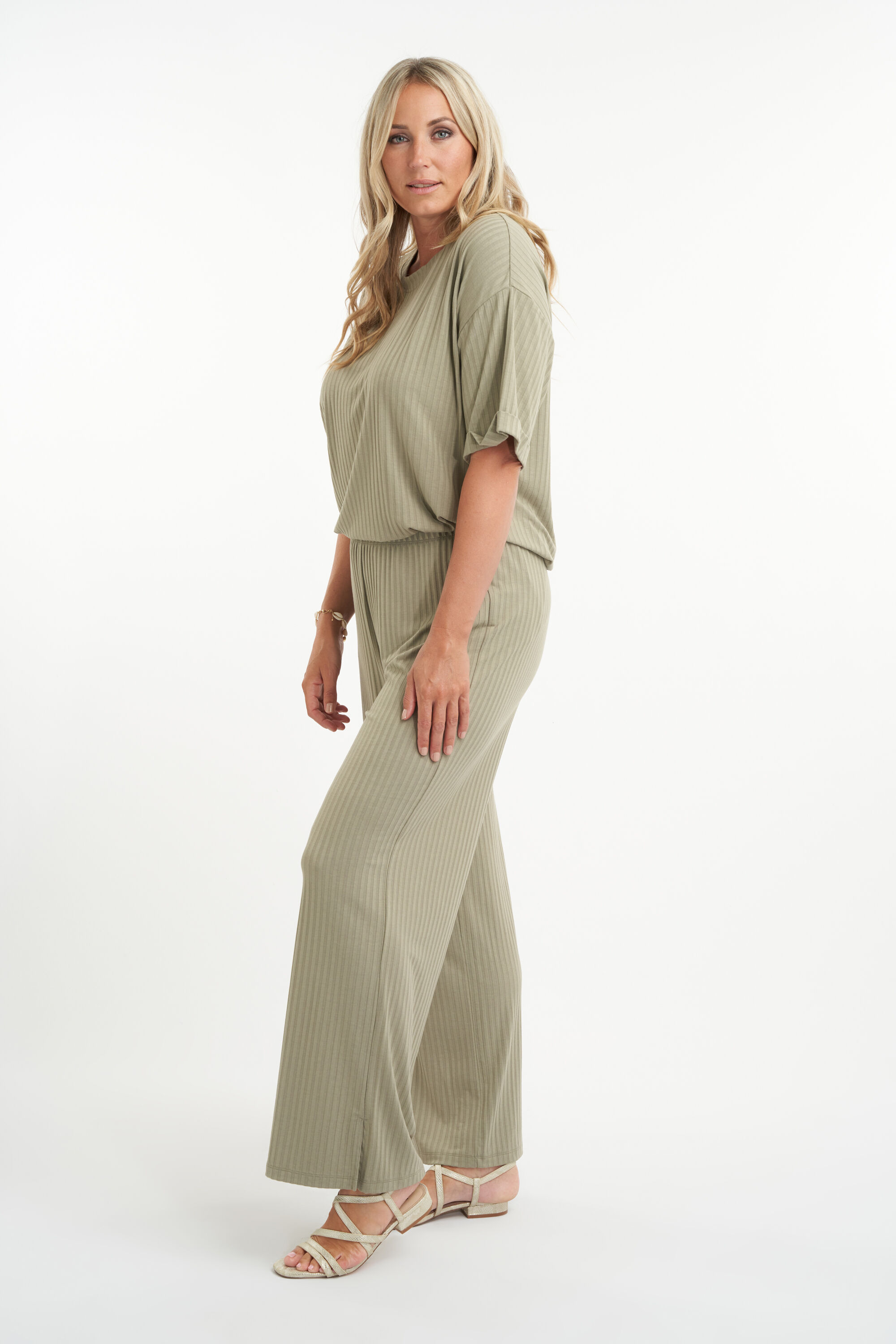 Pantalones acanalados image number 7