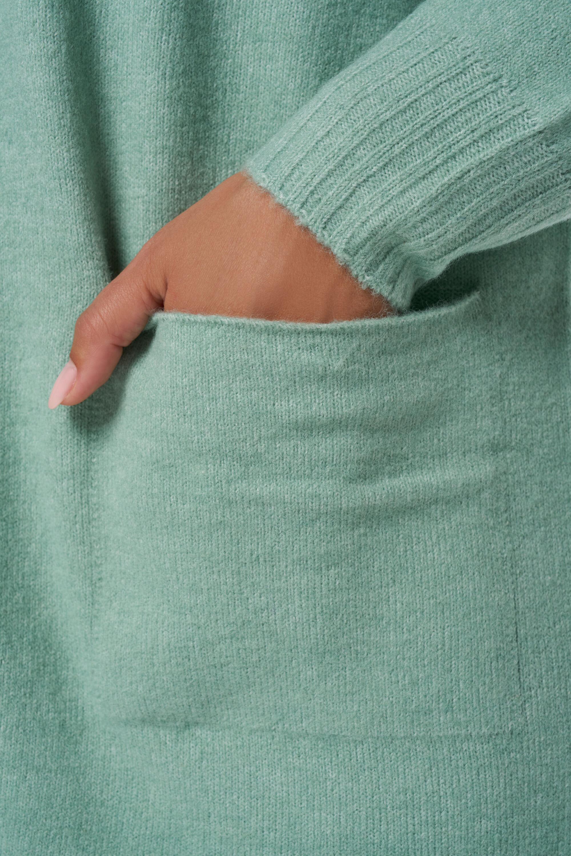 C&aacute;rdigan con bolsillos image number 4