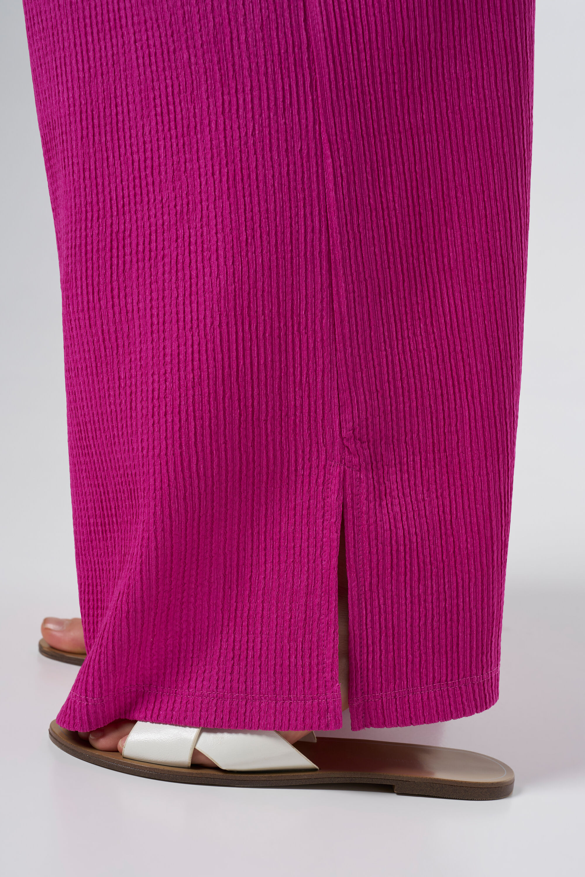 Pantalones de pernera ancha  image number 4