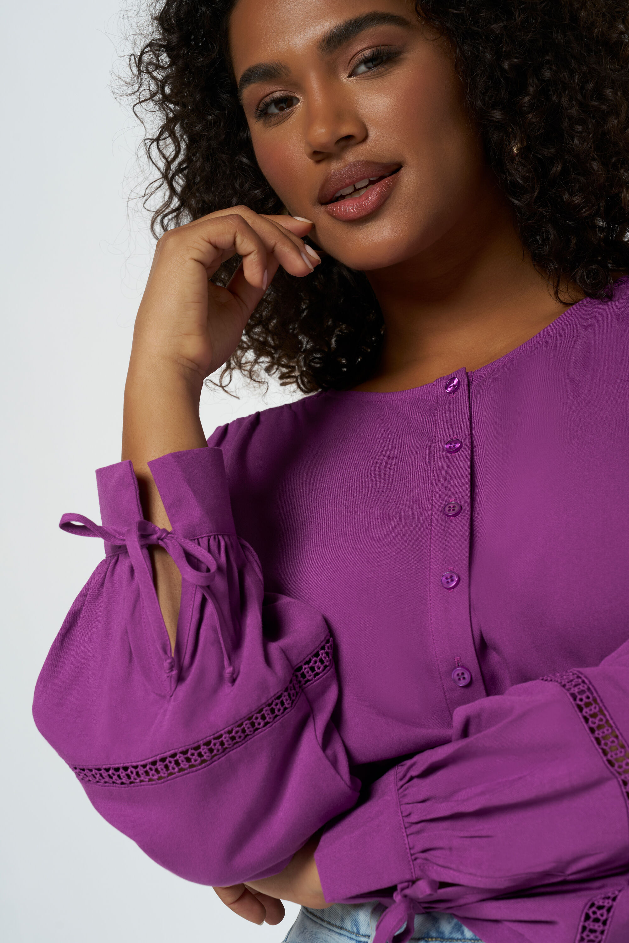 Blusa con detalles en las mangas image number 4