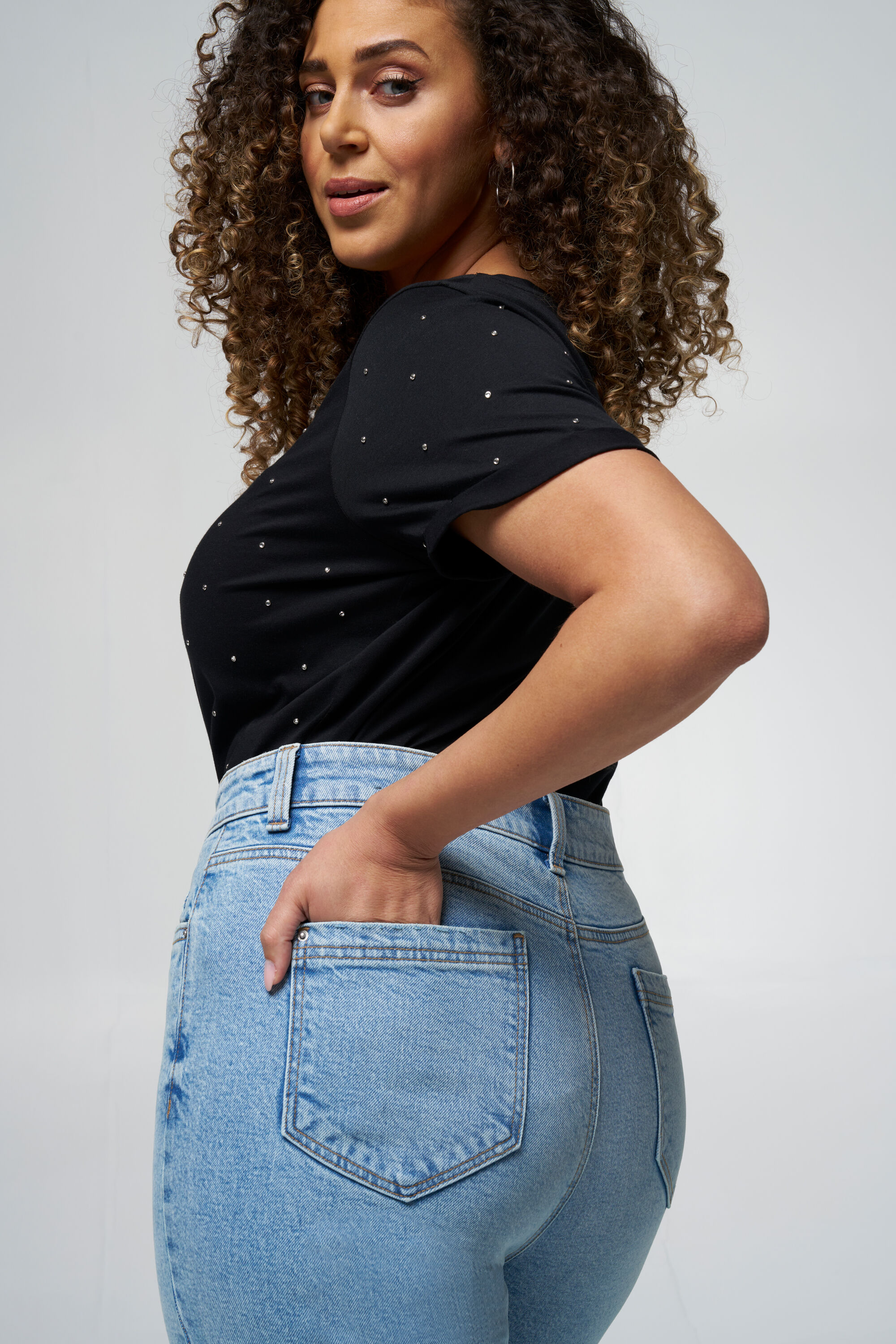 Pantalones de pernera recta holgada image number 4