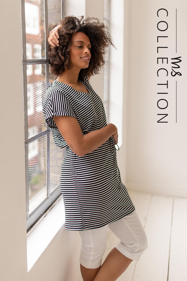 Túnica con un cinto decorativo para atar image number 0