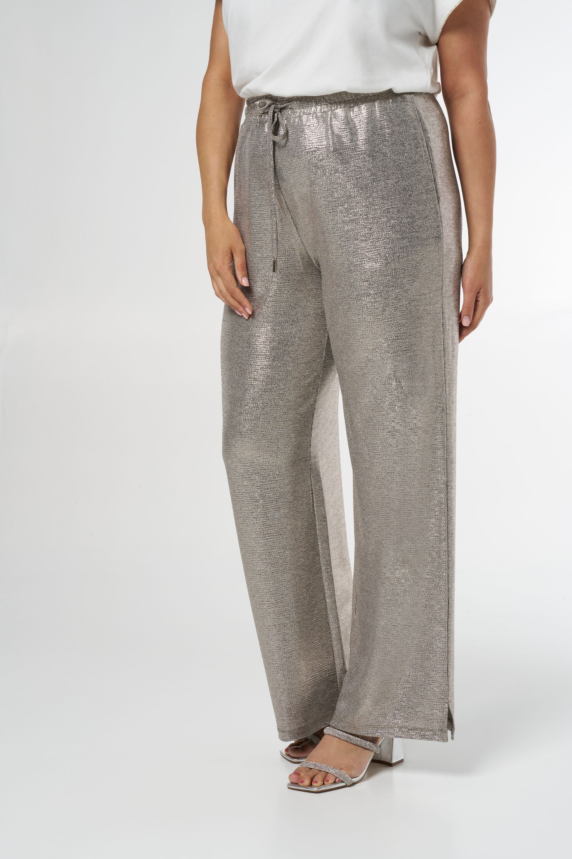 Pantalones con tejido brillante image number 5