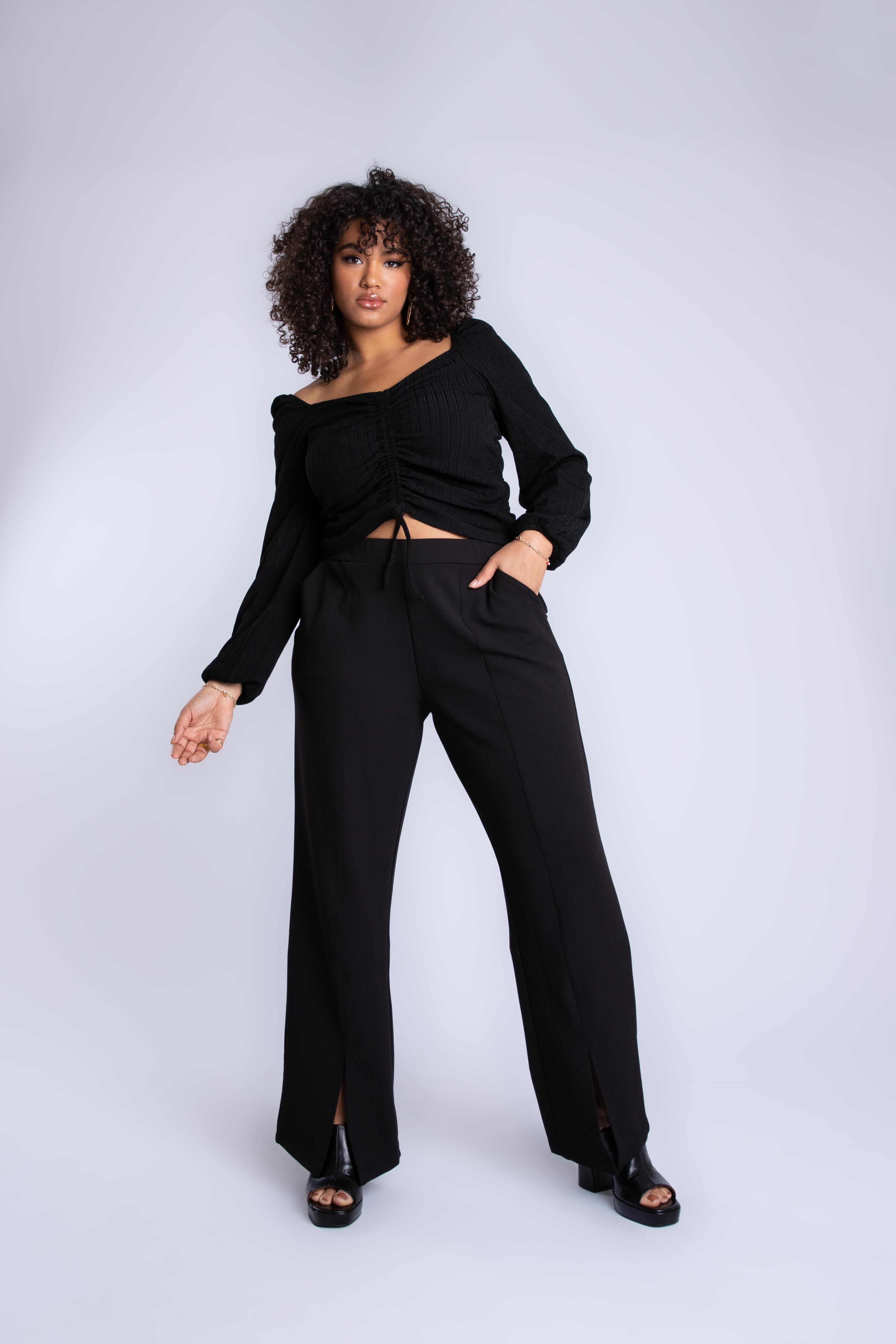 Pantalones con aberturas image number 6