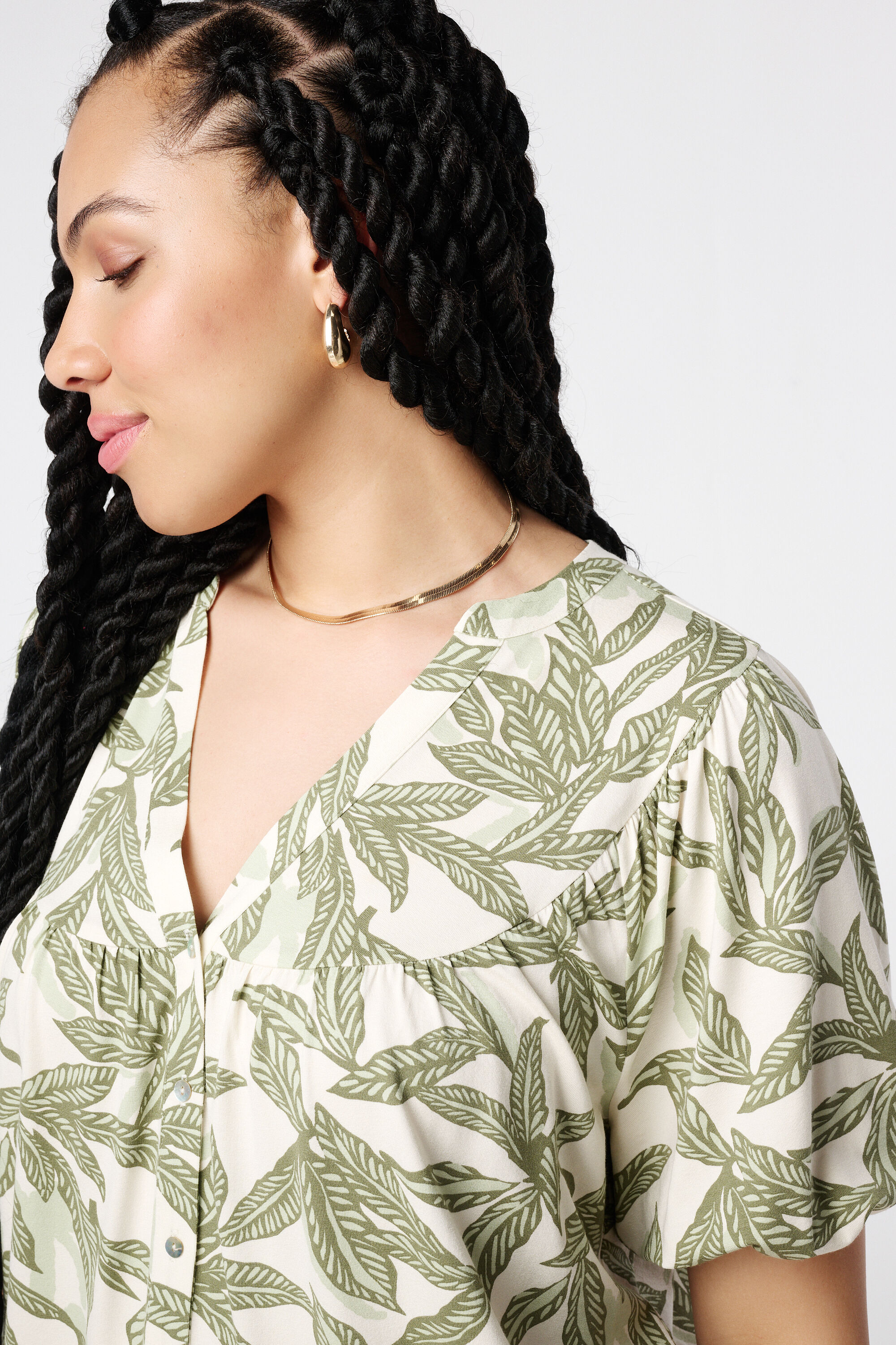 Top ligero con estampado image number 4