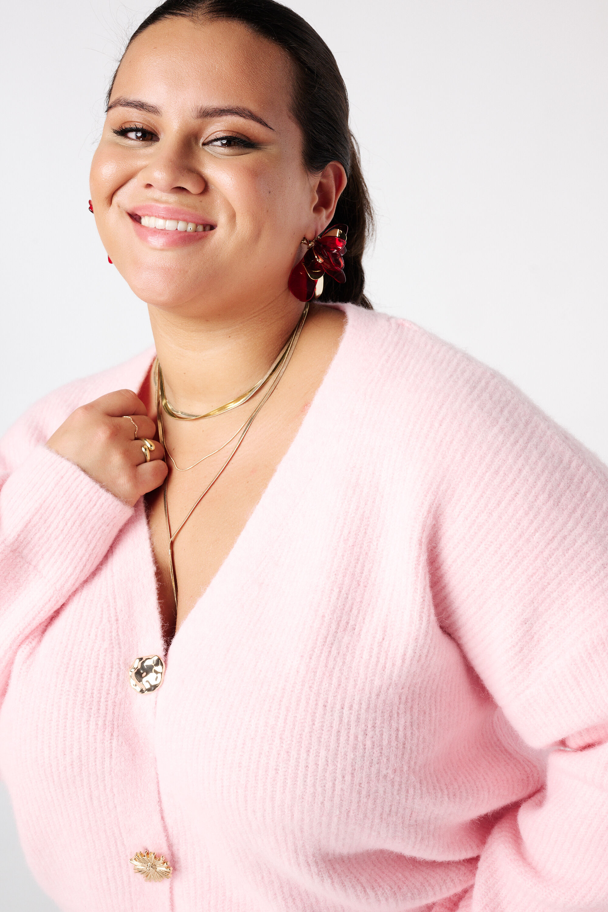 C&aacute;rdigan con botones dorados image number 4