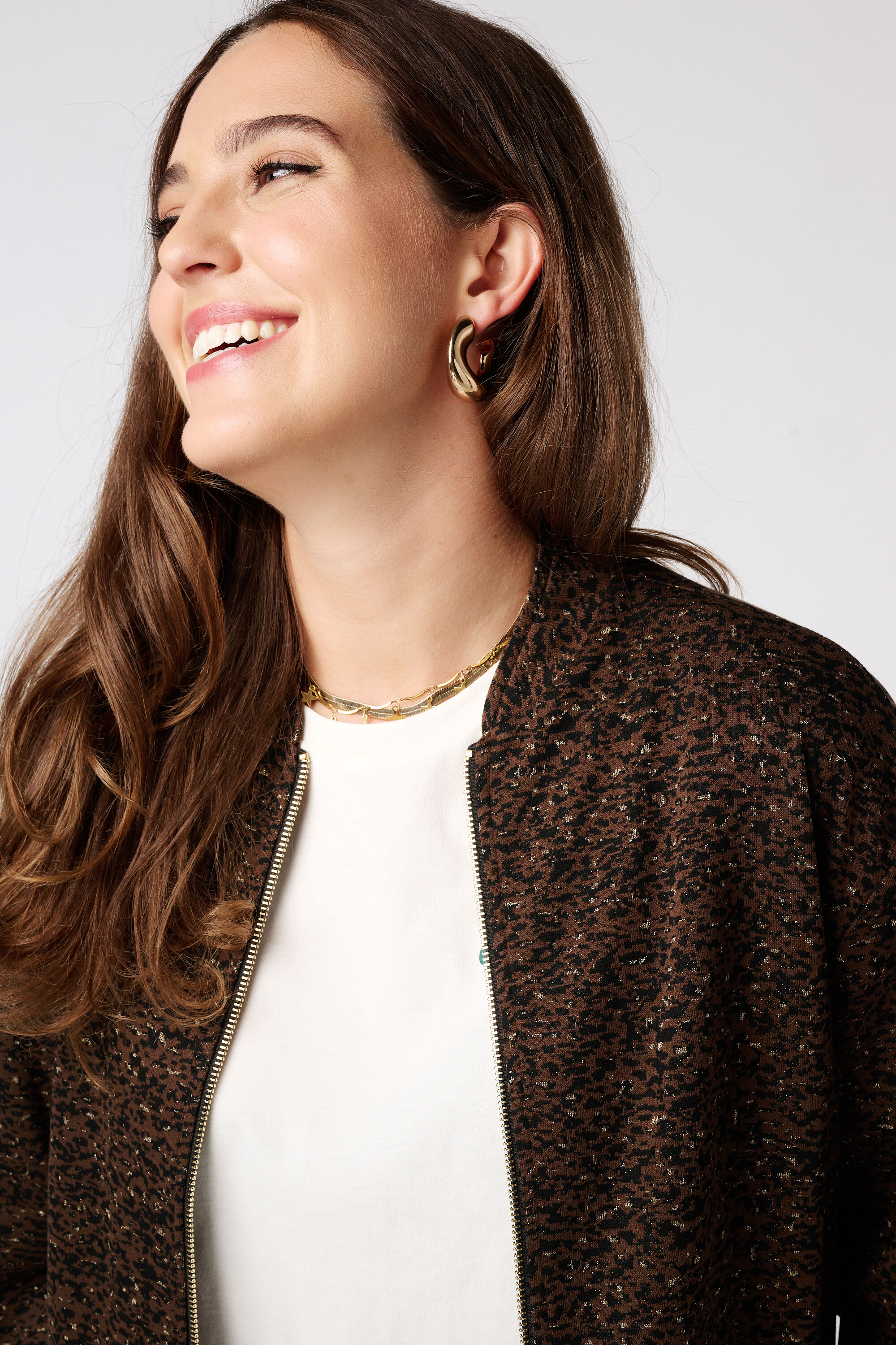 Chaqueta bomber con estampado image number 4