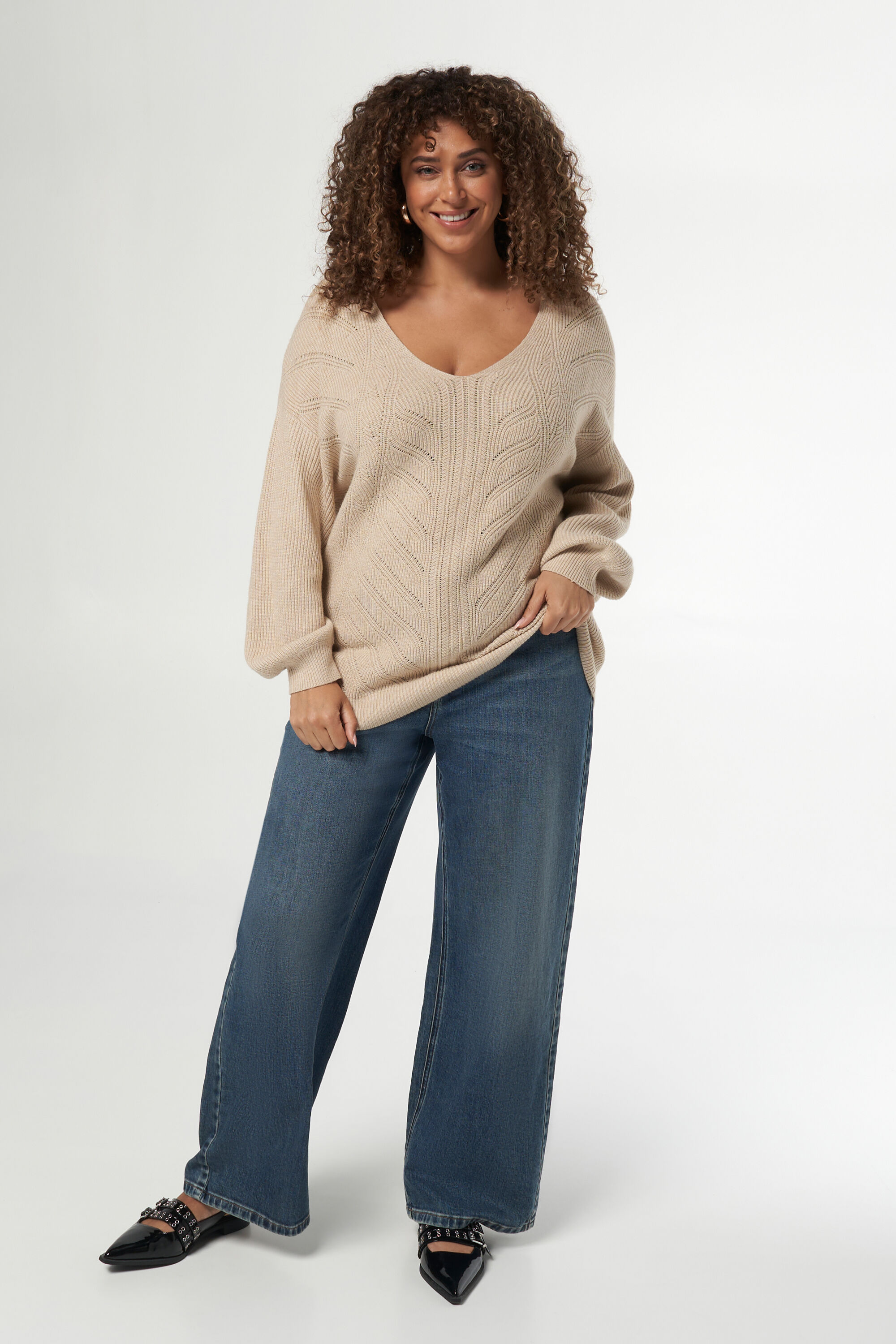 Jersey con cuello en V  image number 5