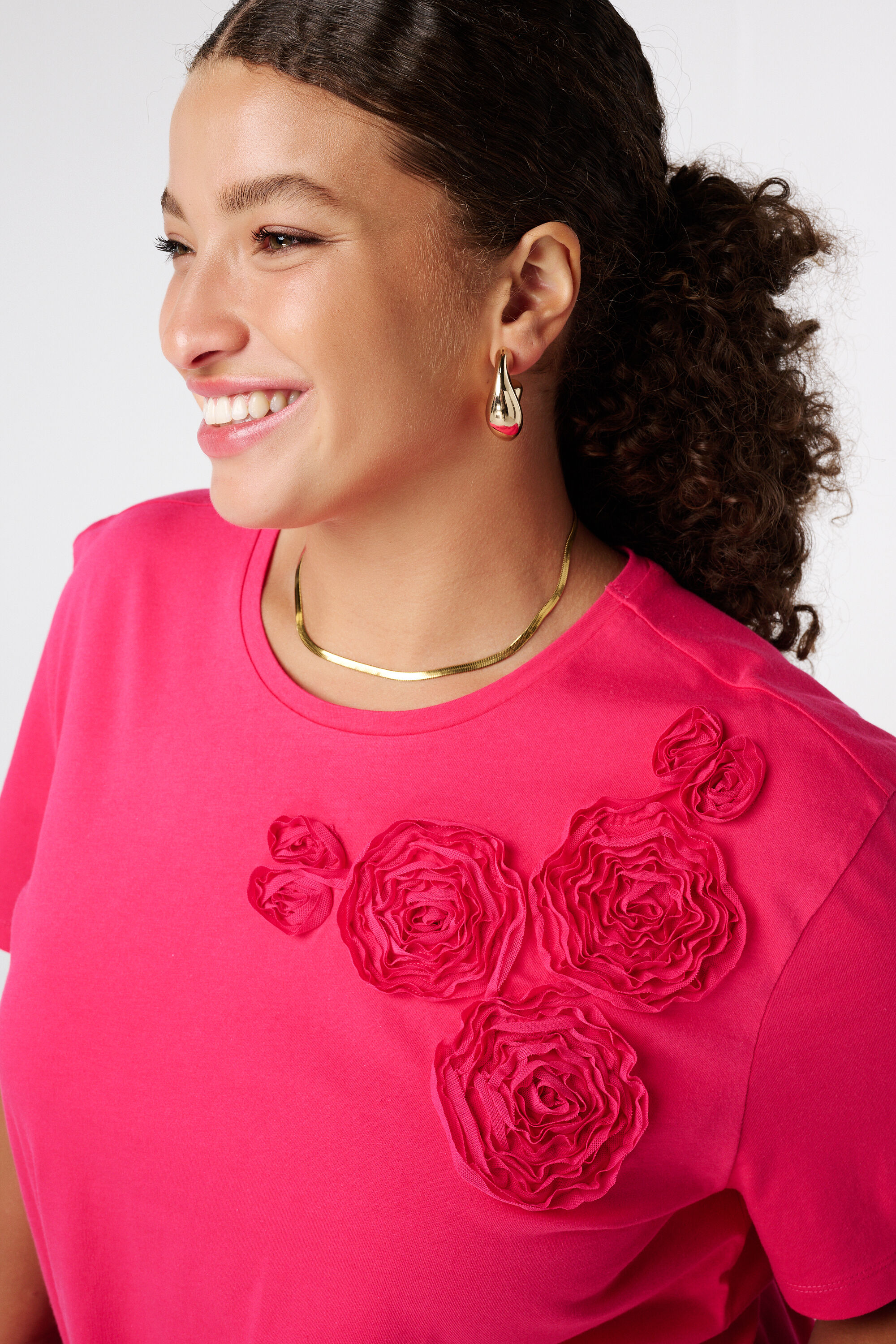 Camiseta con estampado bordado image number 4