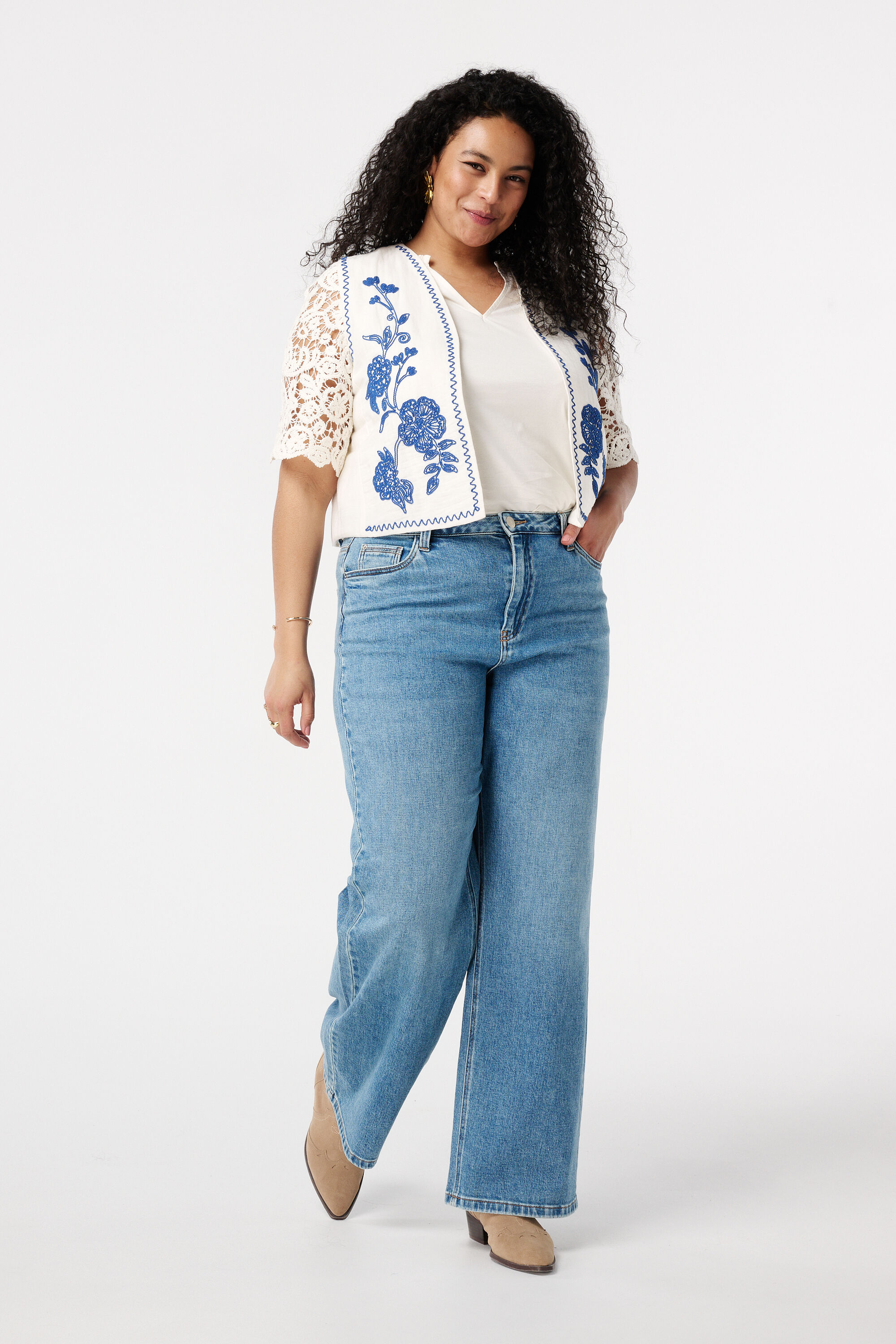 Chaleco bordado image number 5