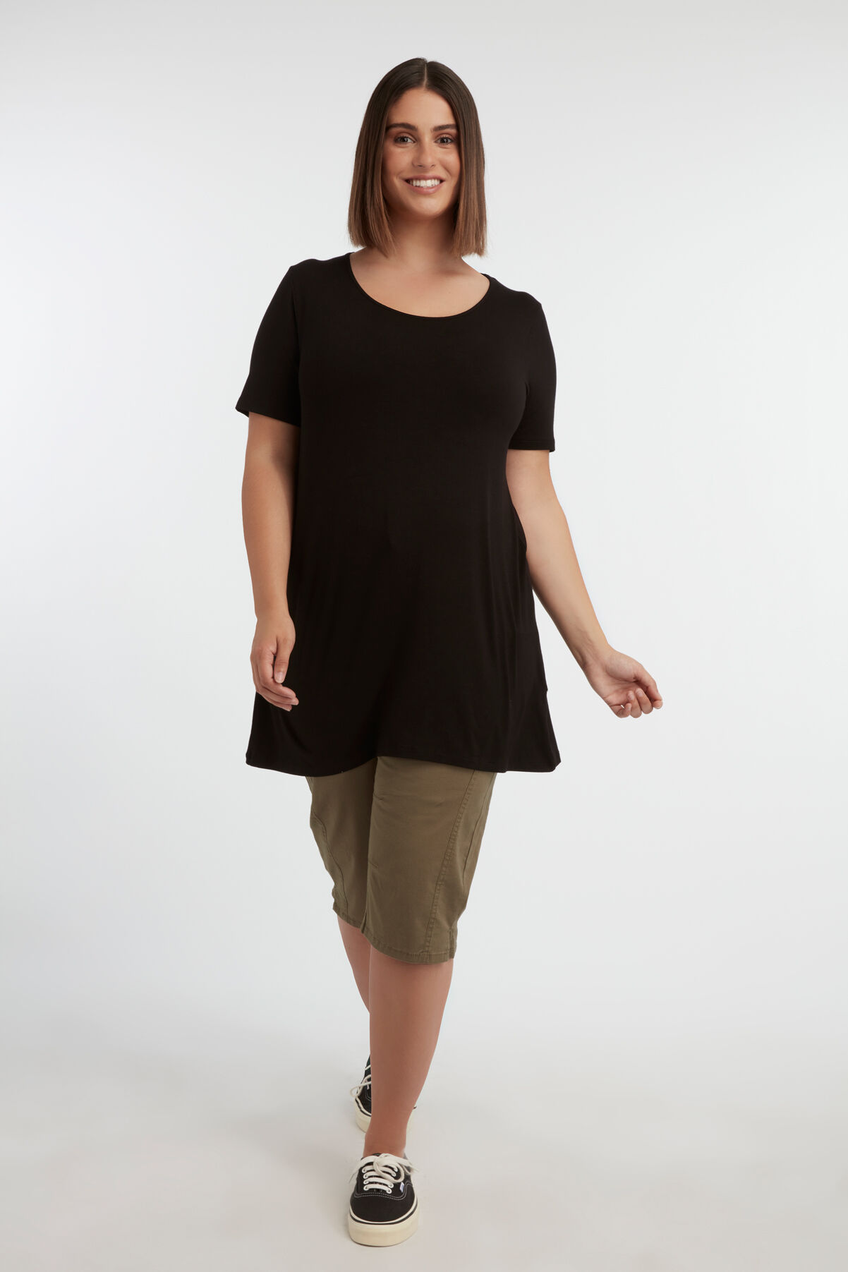 Camiseta larga lisa con detalles en la espalda  image number 5
