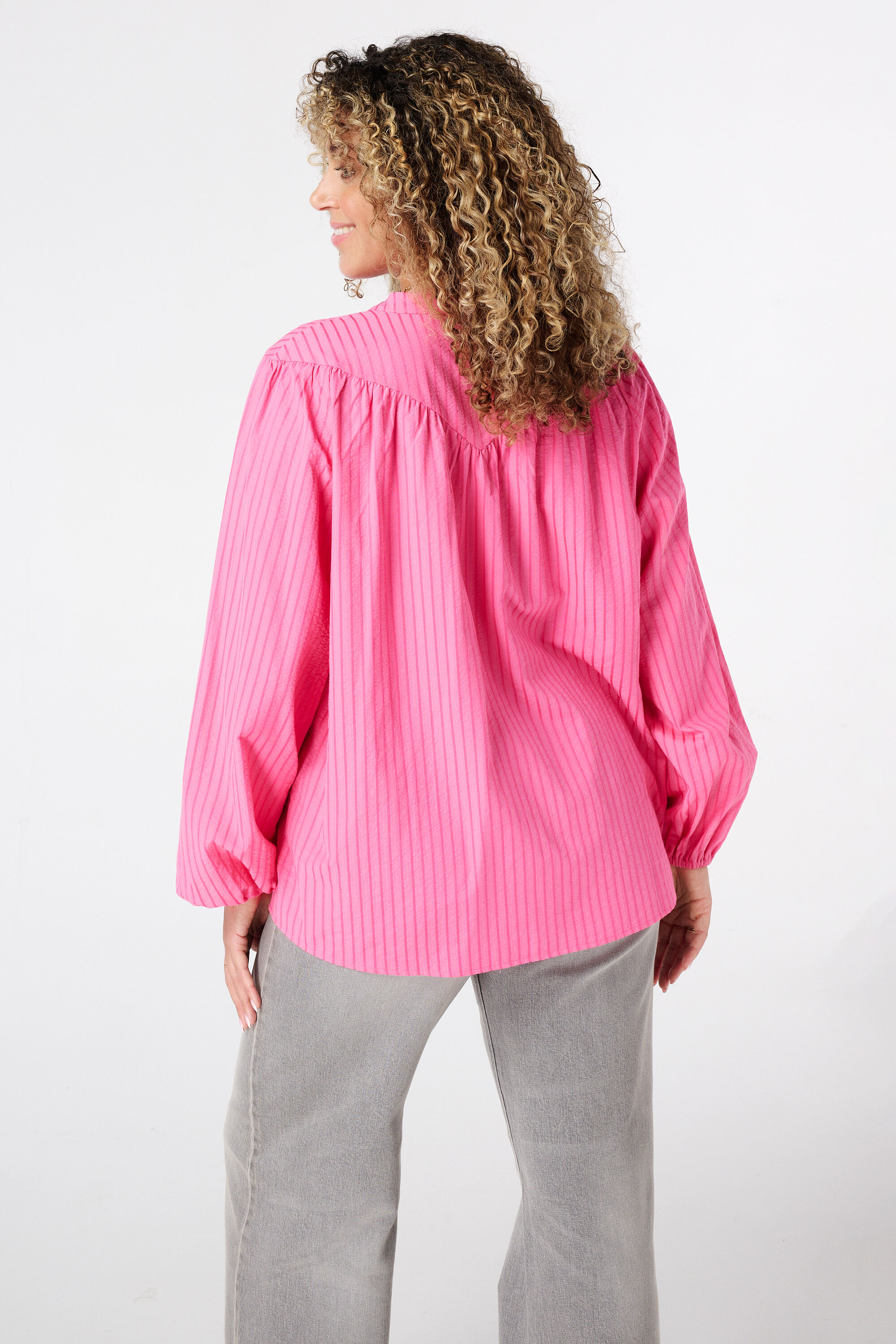 Blusa con rayas como detalle image number 3