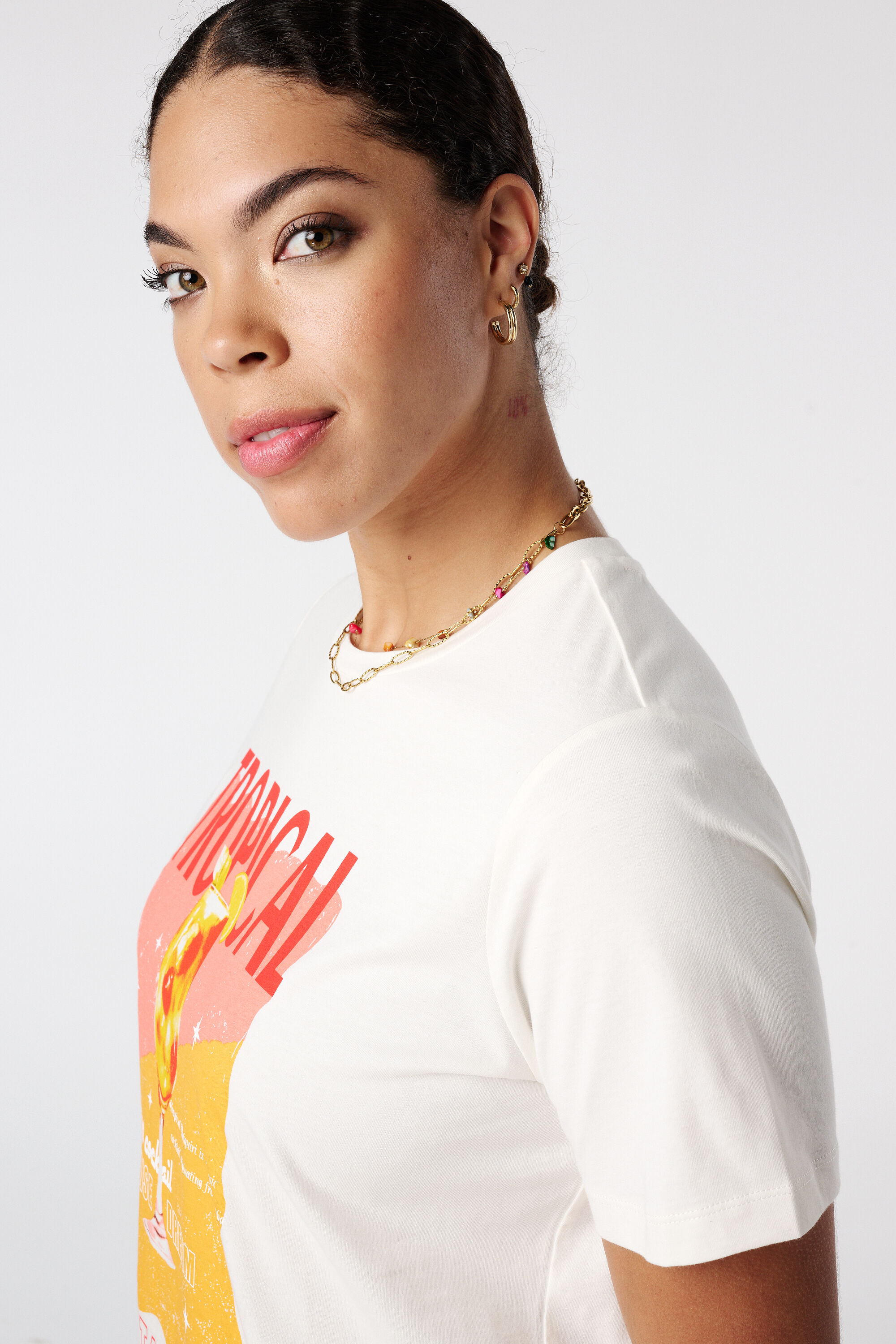 Camiseta con estampado tropical image number 4