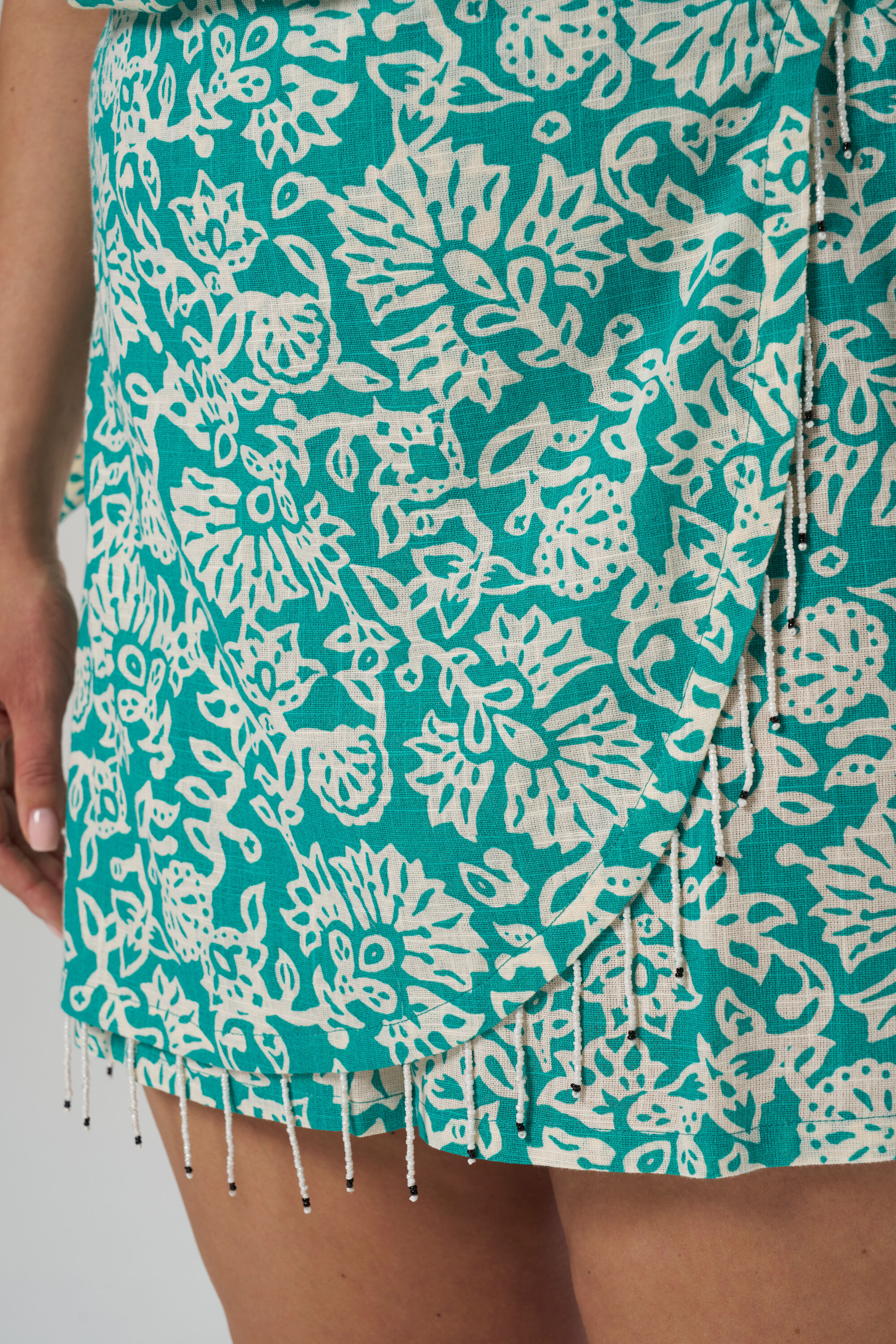 Skort con estampado y detalles image number 4