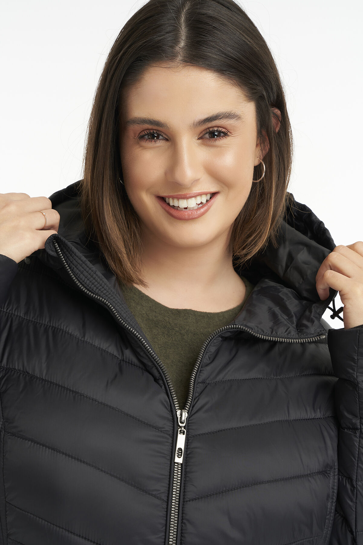 Chaqueta acolchada con capucha  image number 4