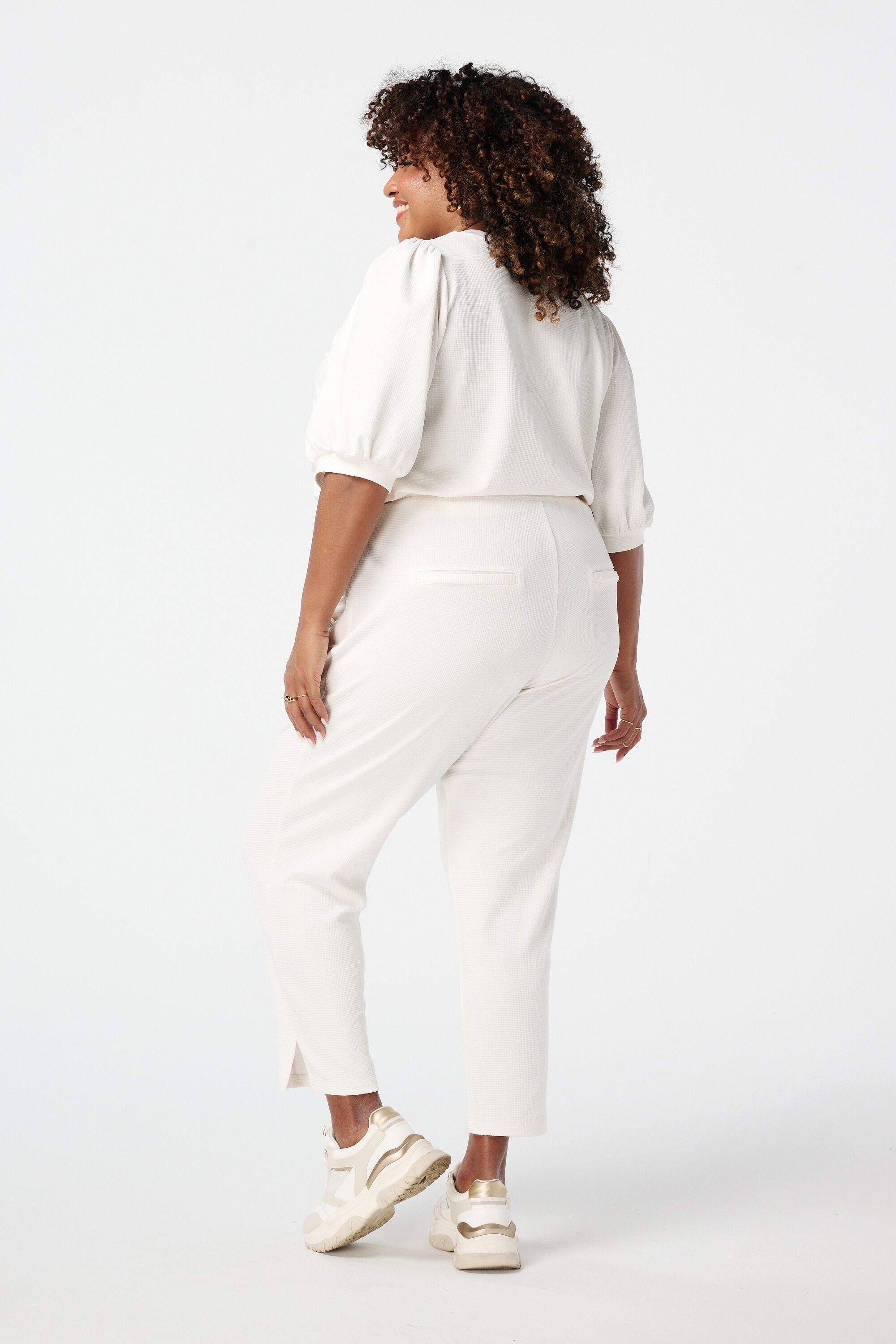 Pantalones con cintura el&aacute;stica image number 3