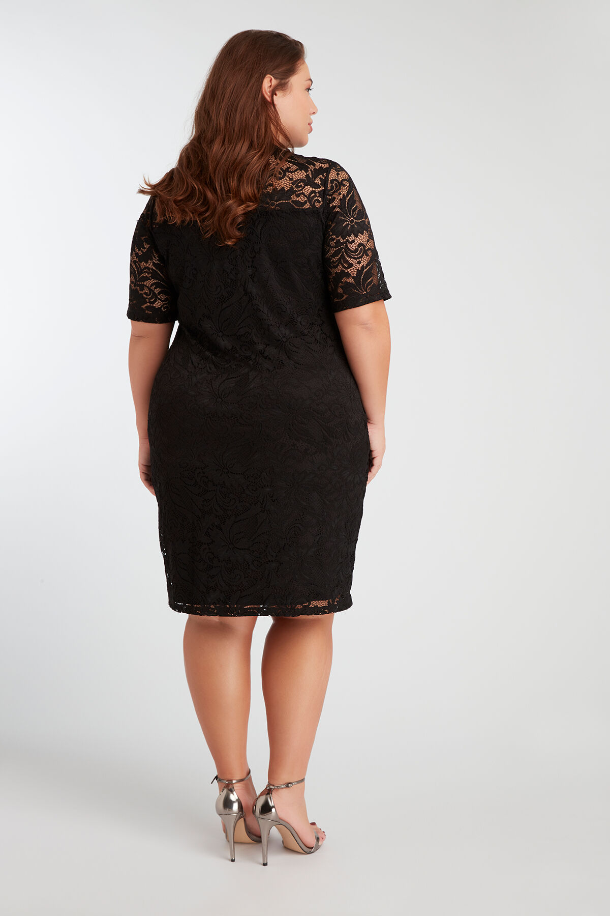 Vestido con encaje image number 5