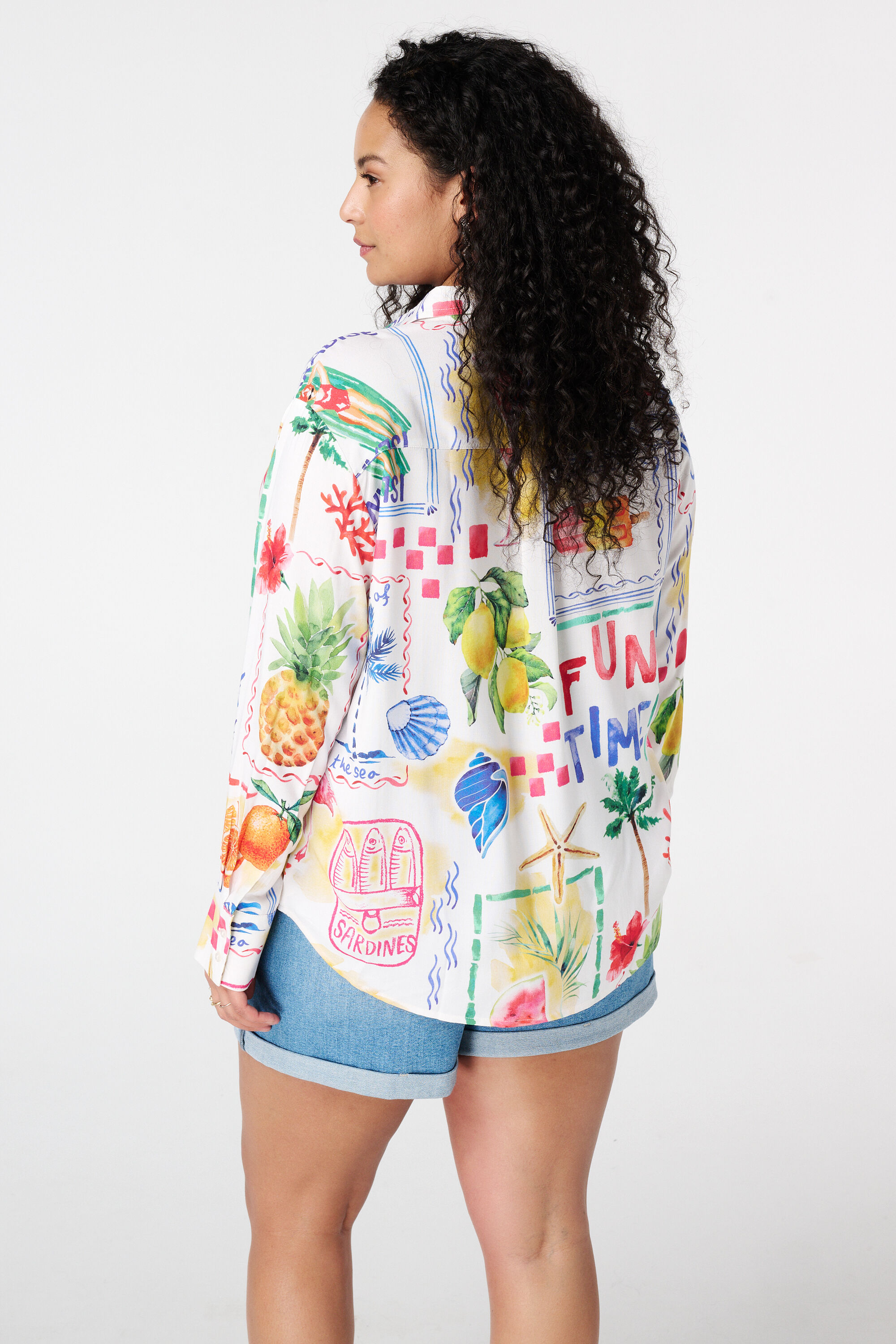 Blusa con estampado tropical image number 3