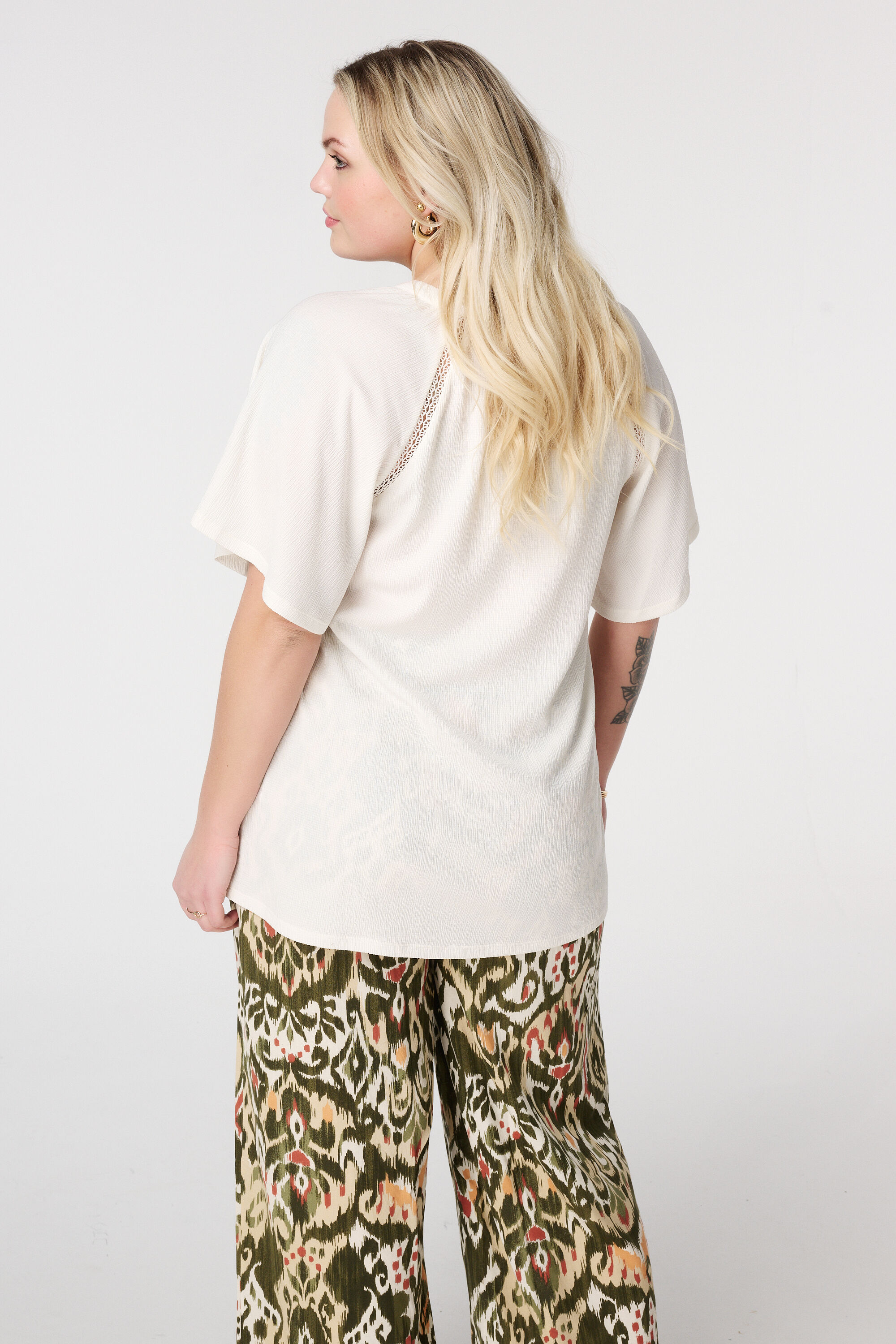 Top con detalles bordados image number 3