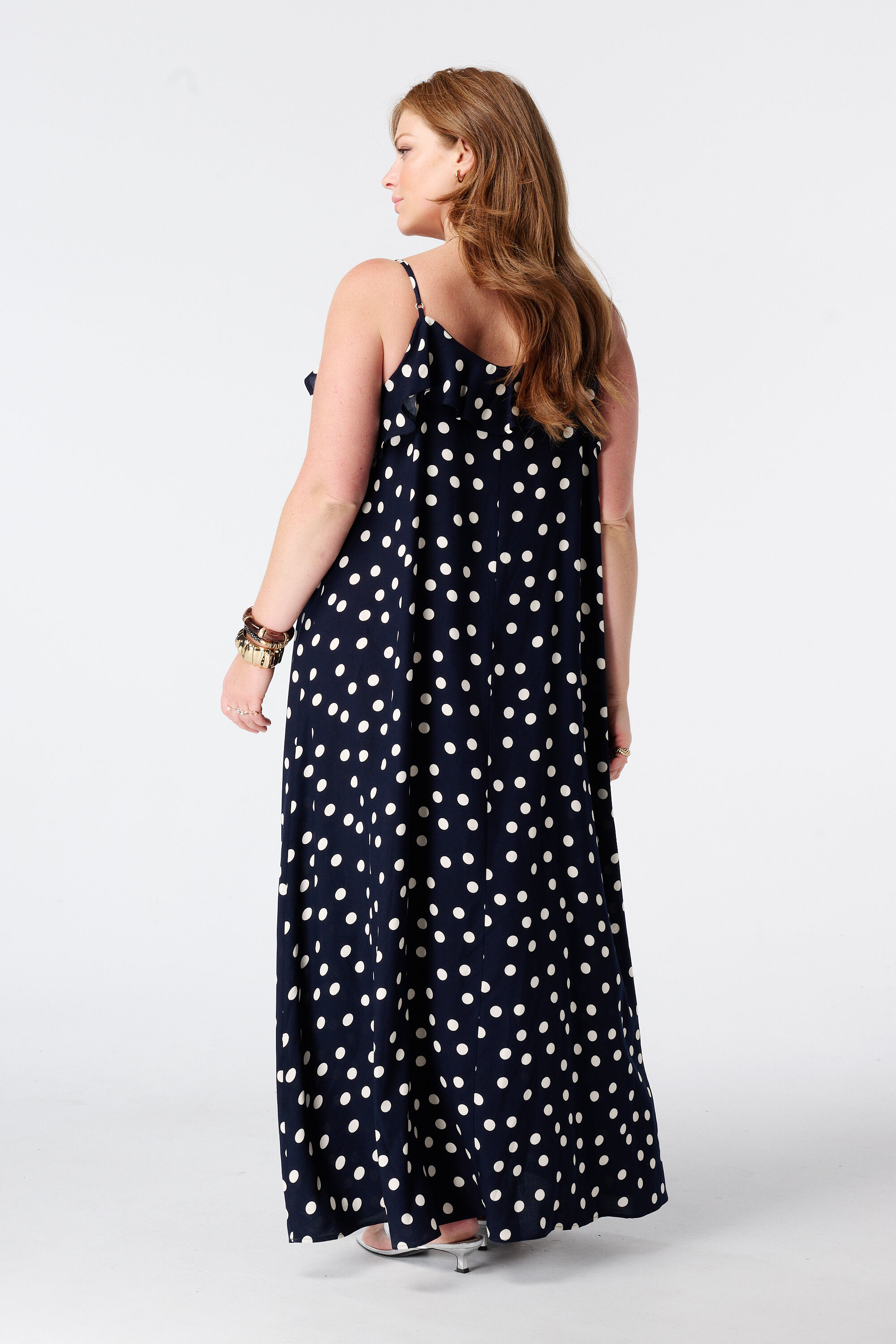 Vestido maxi con estampado de lunares y volantes image number 3