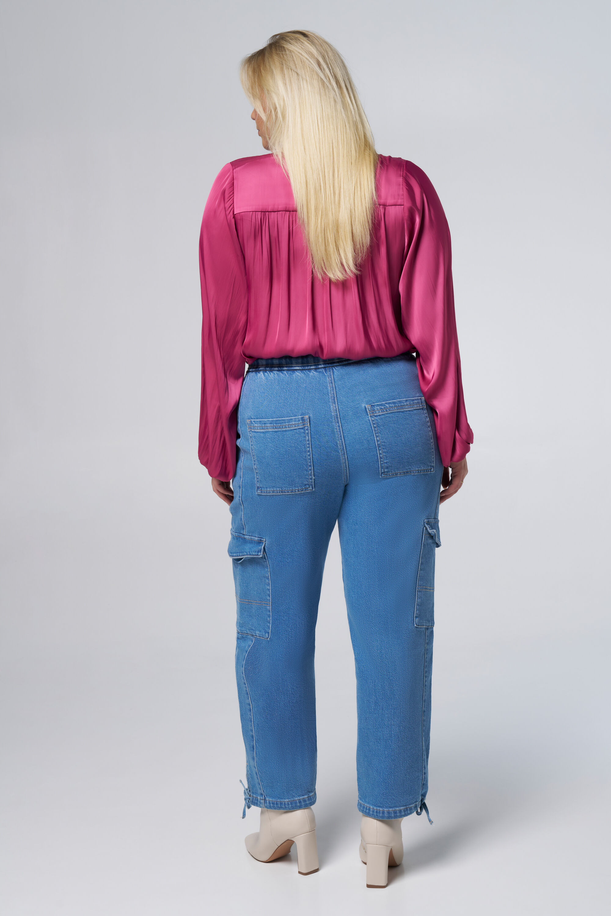 Pantalones cargo con cord&oacute;n image number 3