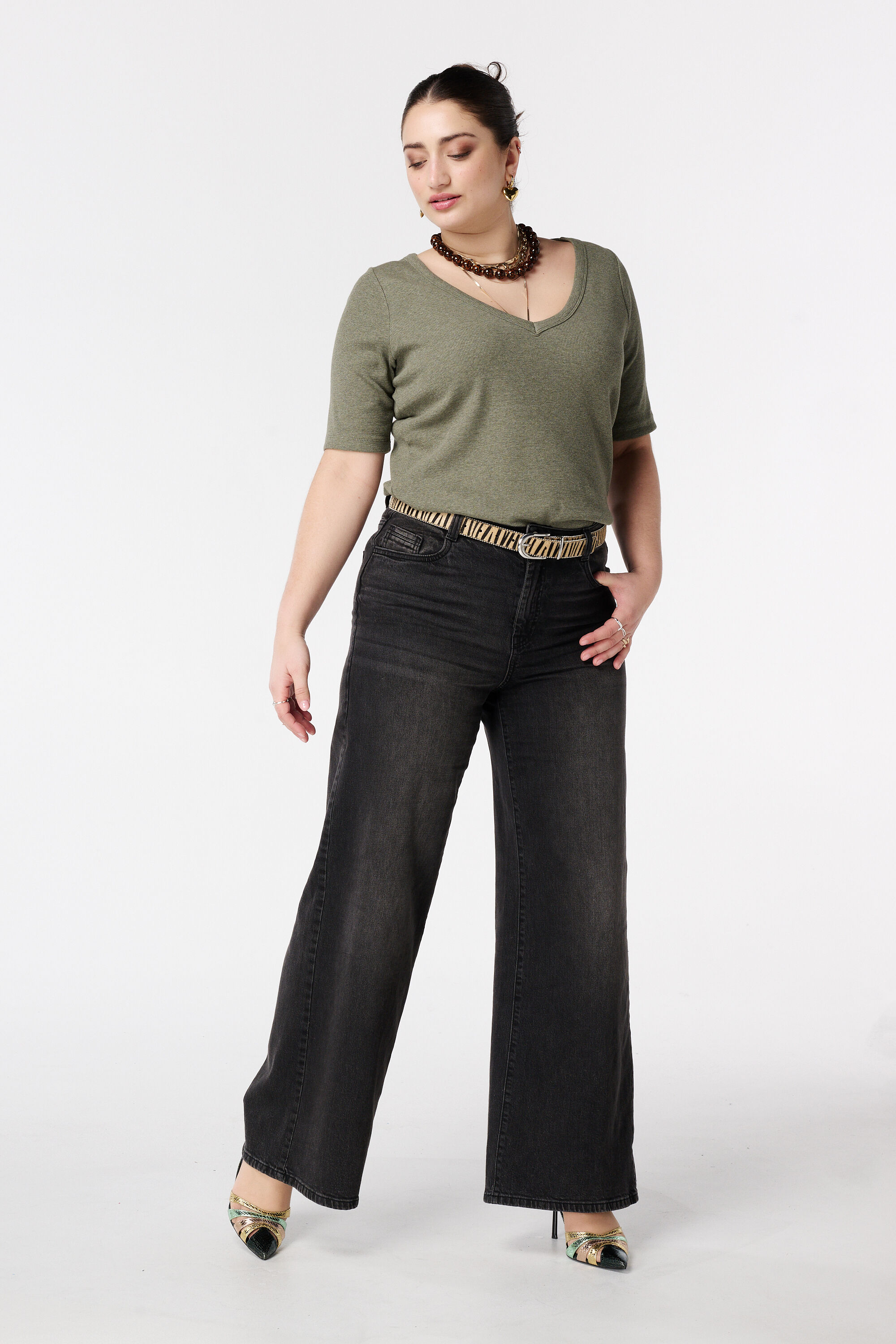 Top de canal&eacute; con escote en V image number 5